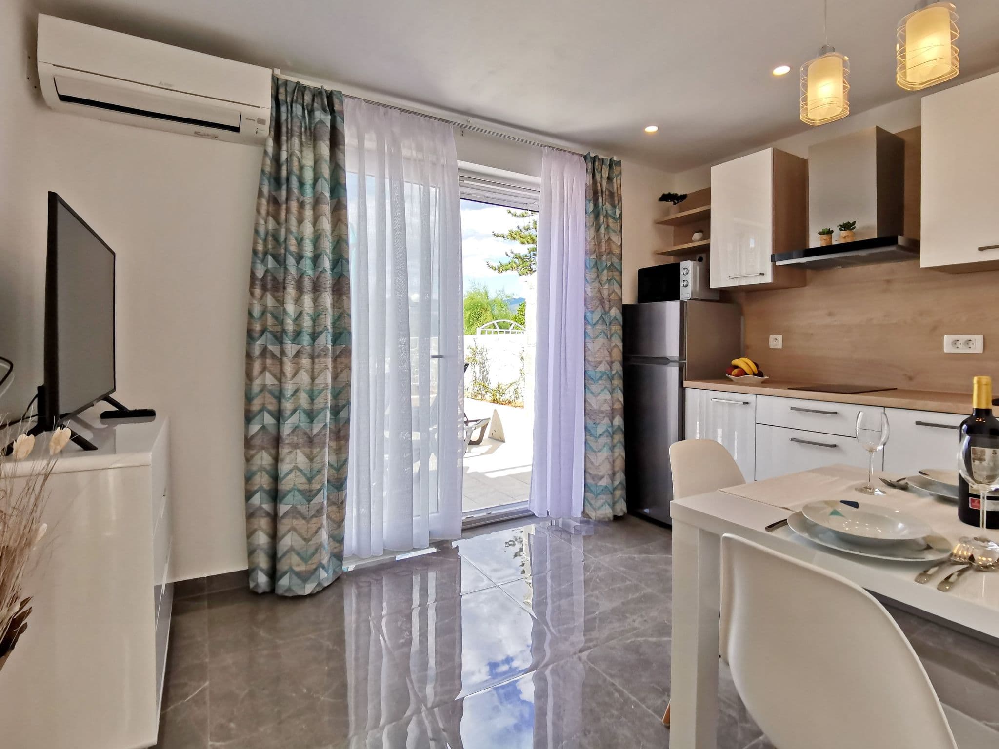 Kitchen / Dining Room