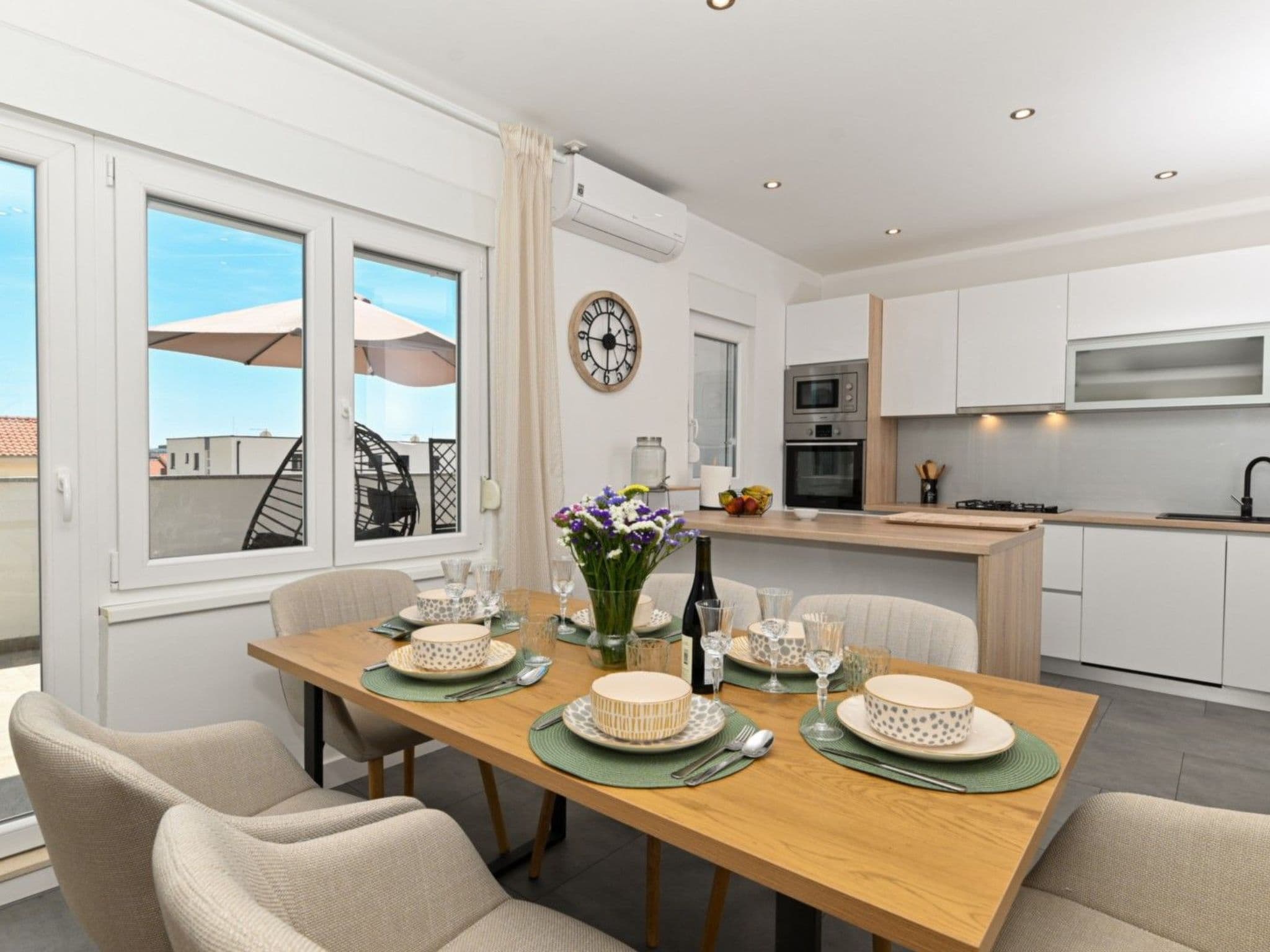Kitchen / Dining Room
