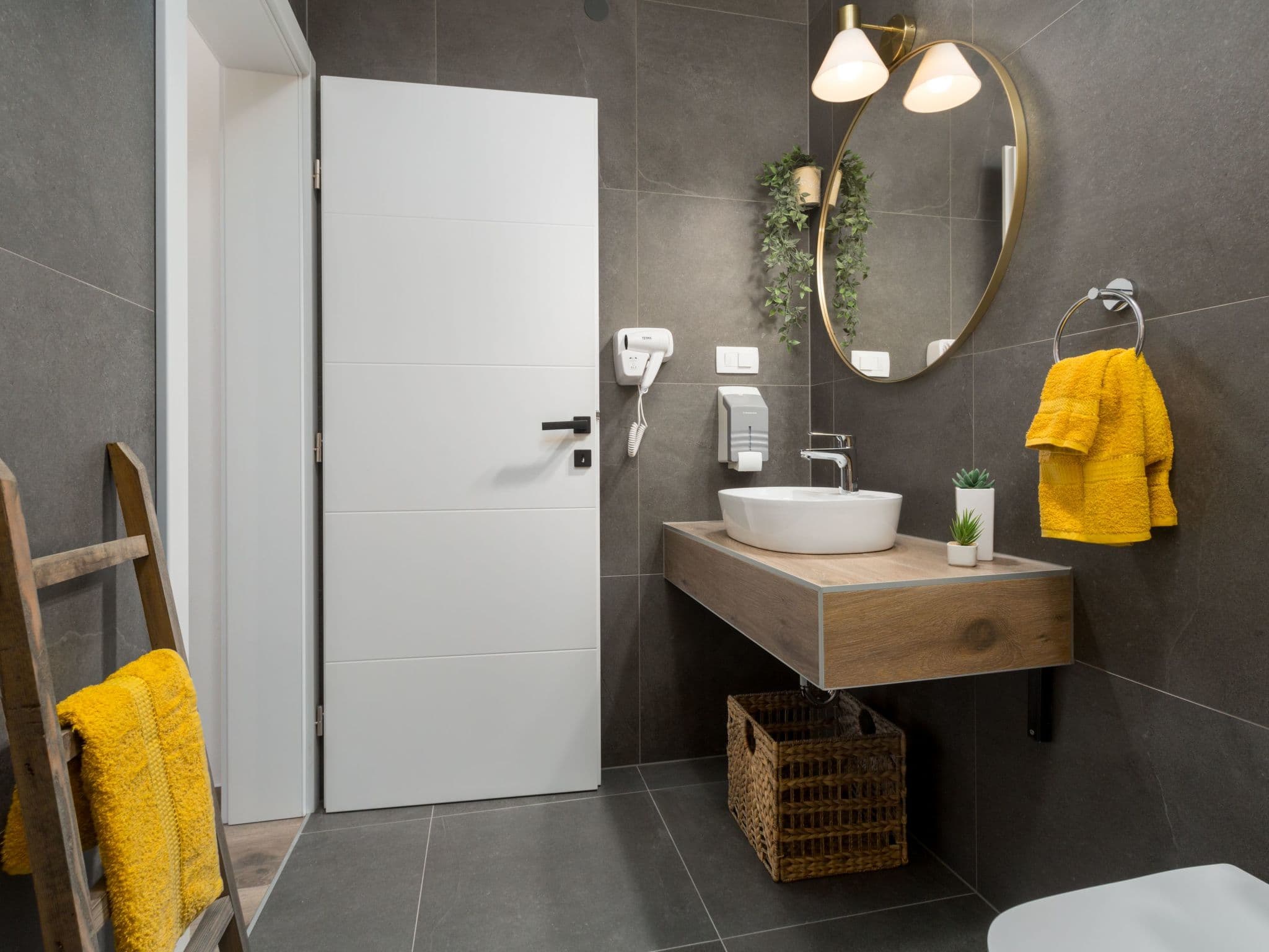 Bathroom / Wellness