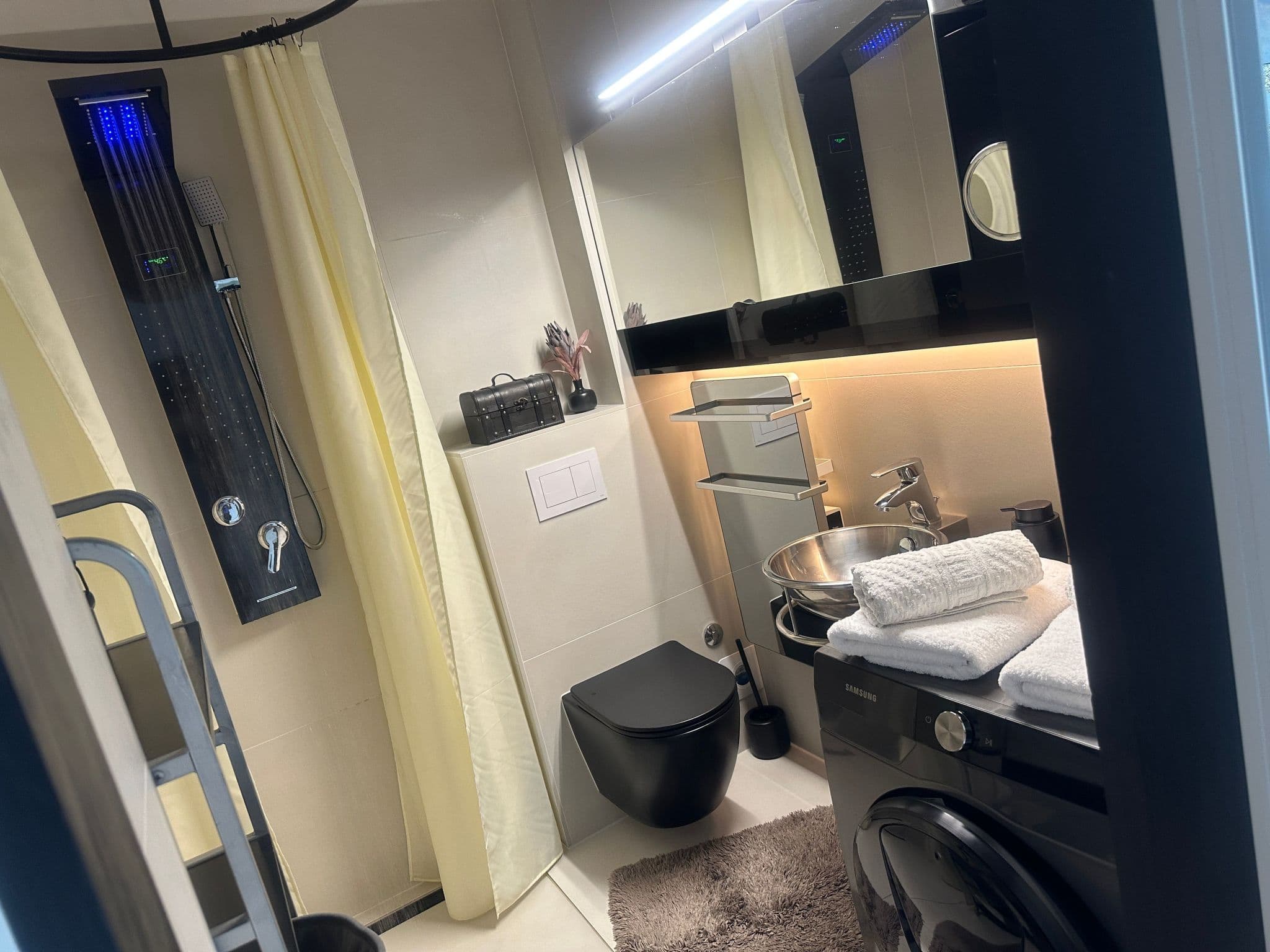 Bathroom / Wellness