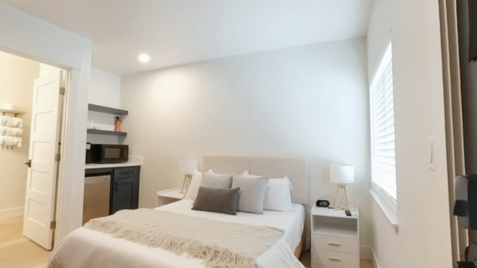 Perfect Home Base – Stylish Studio Near Lake CDA & Downtown Attractions