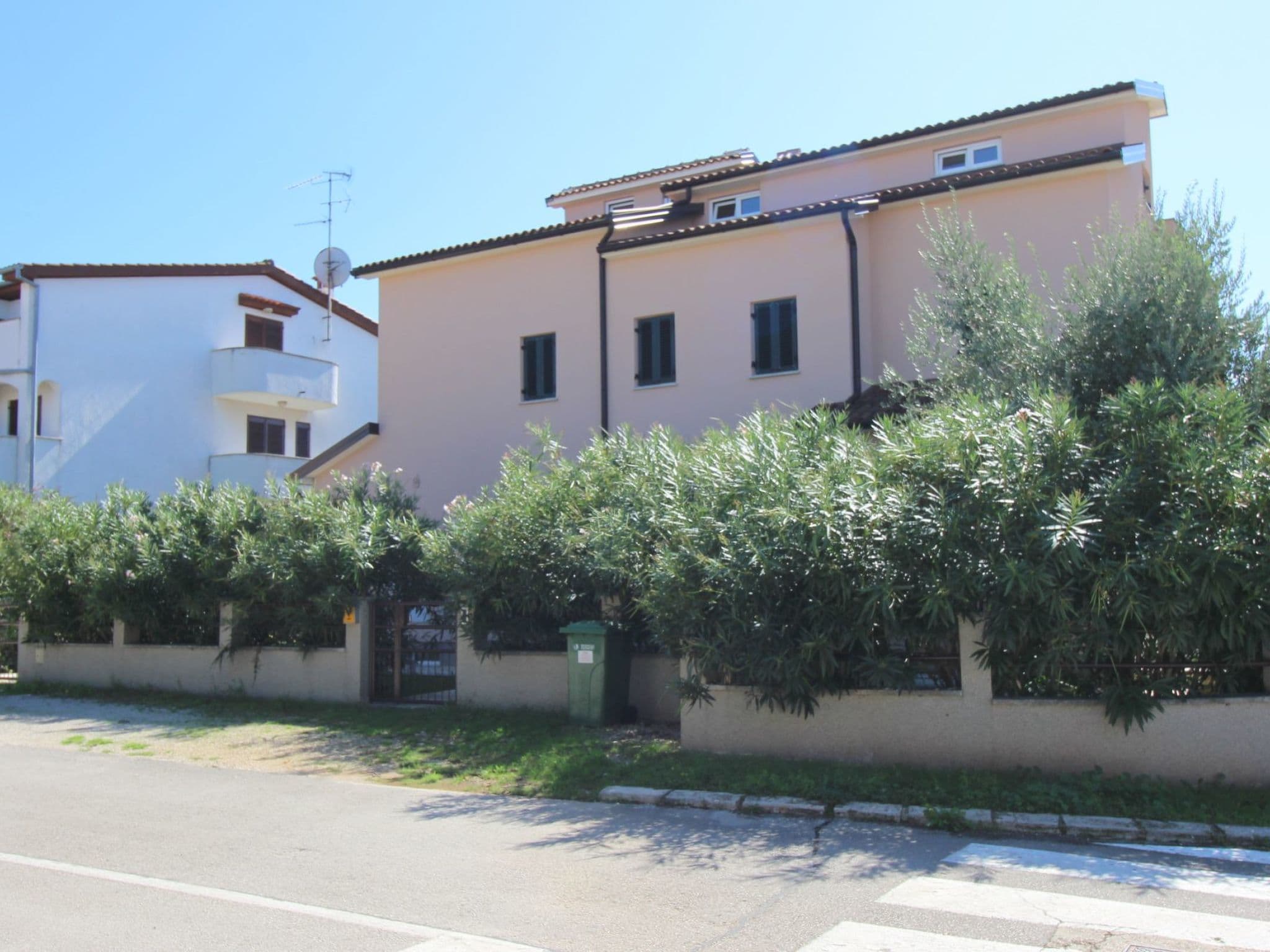 Gallery Image 15