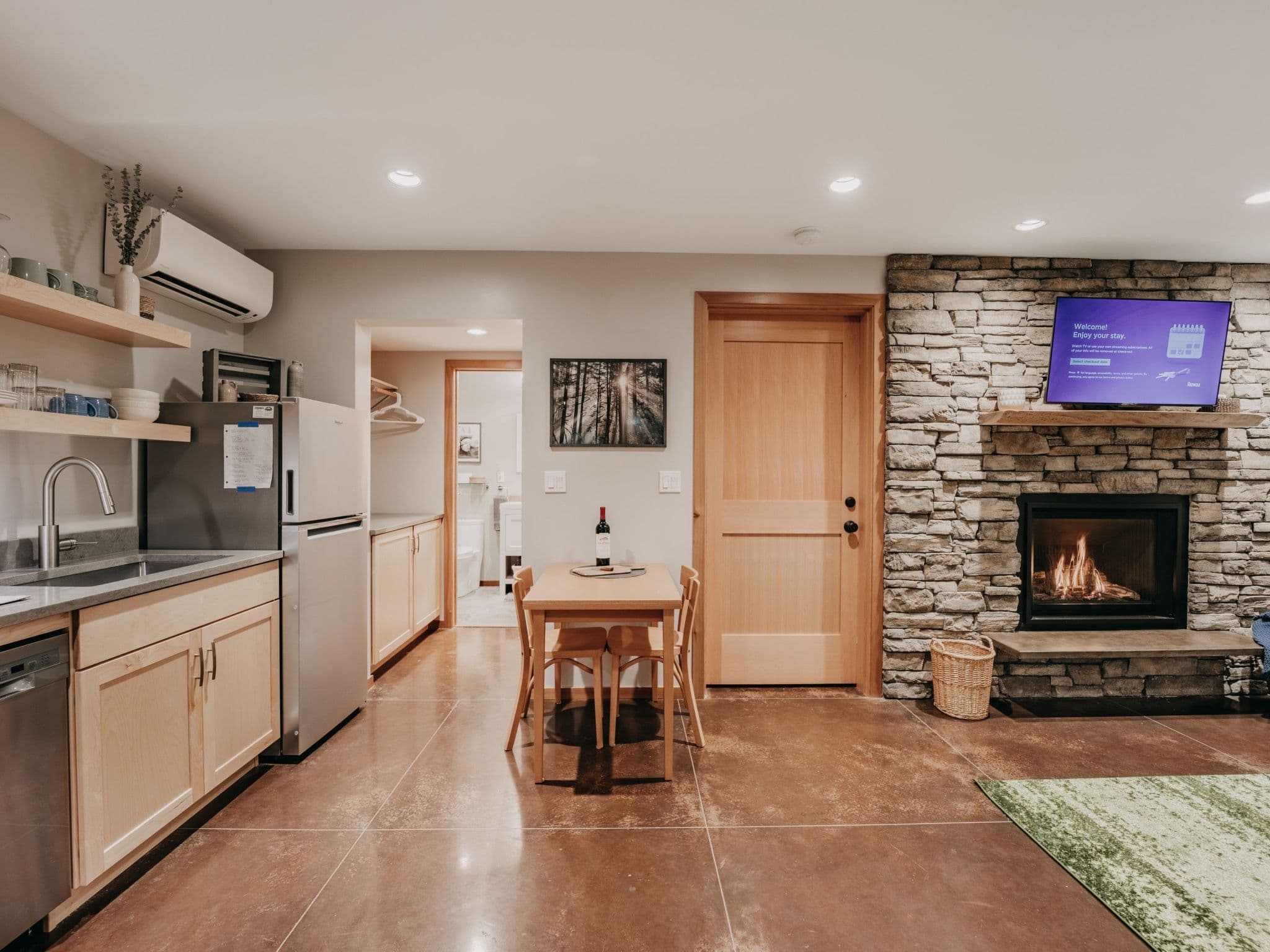 Kitchen / Dining Room