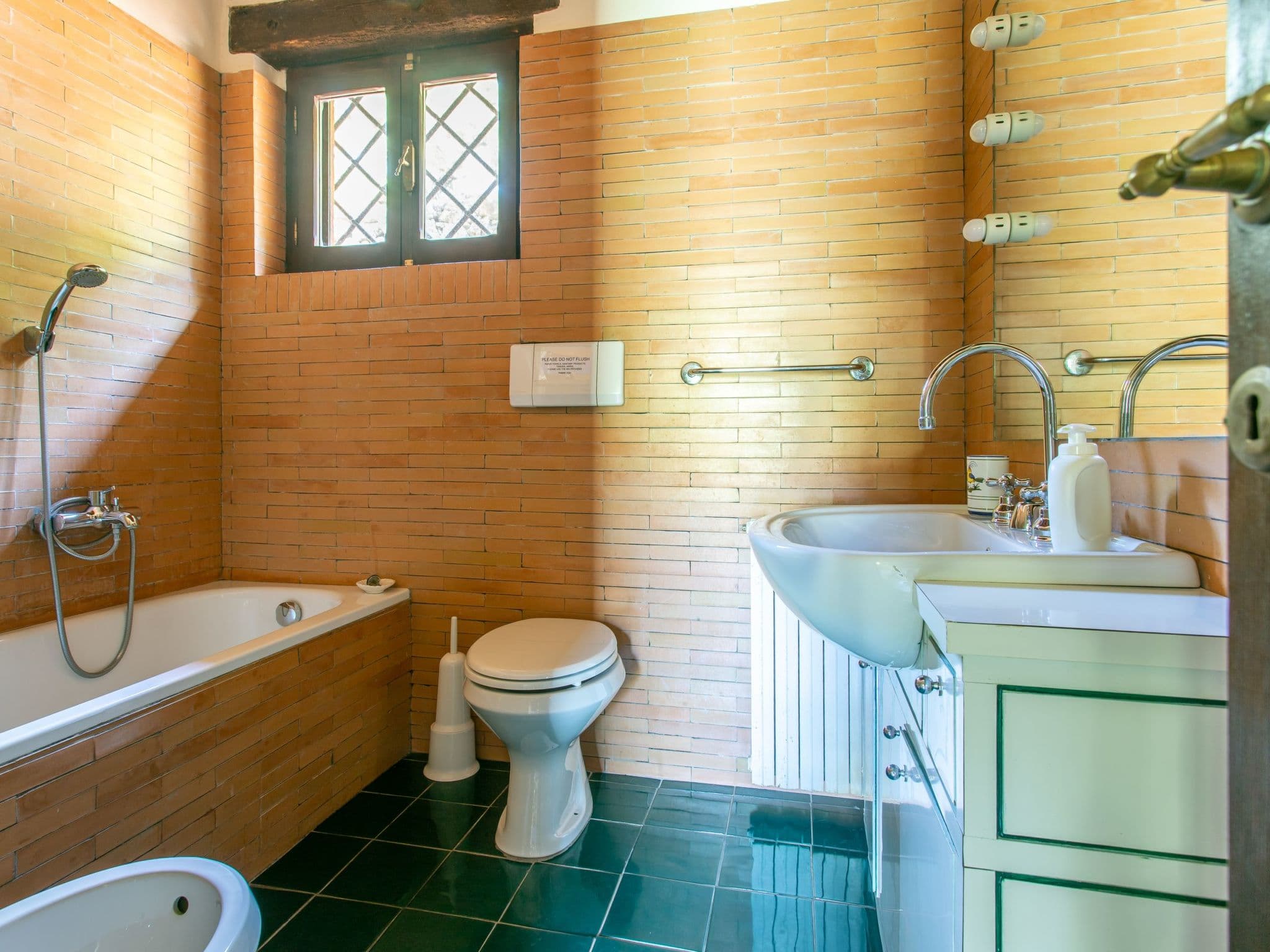 Bathroom / Wellness