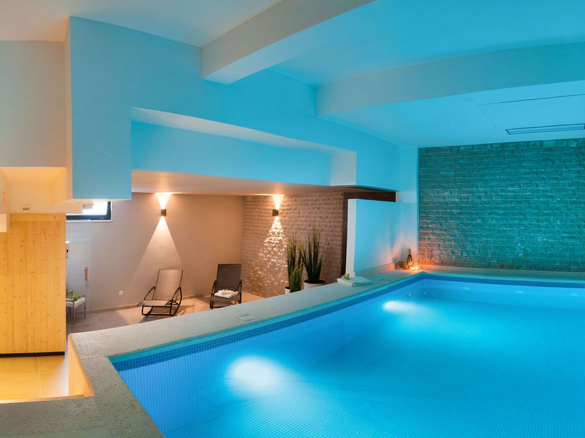 Pool Indoor