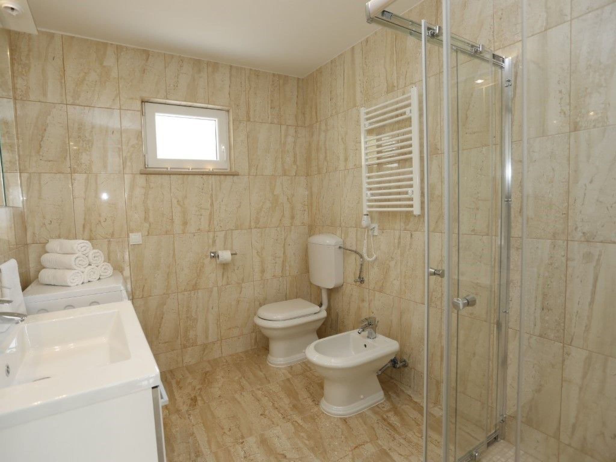 Gallery Image 32