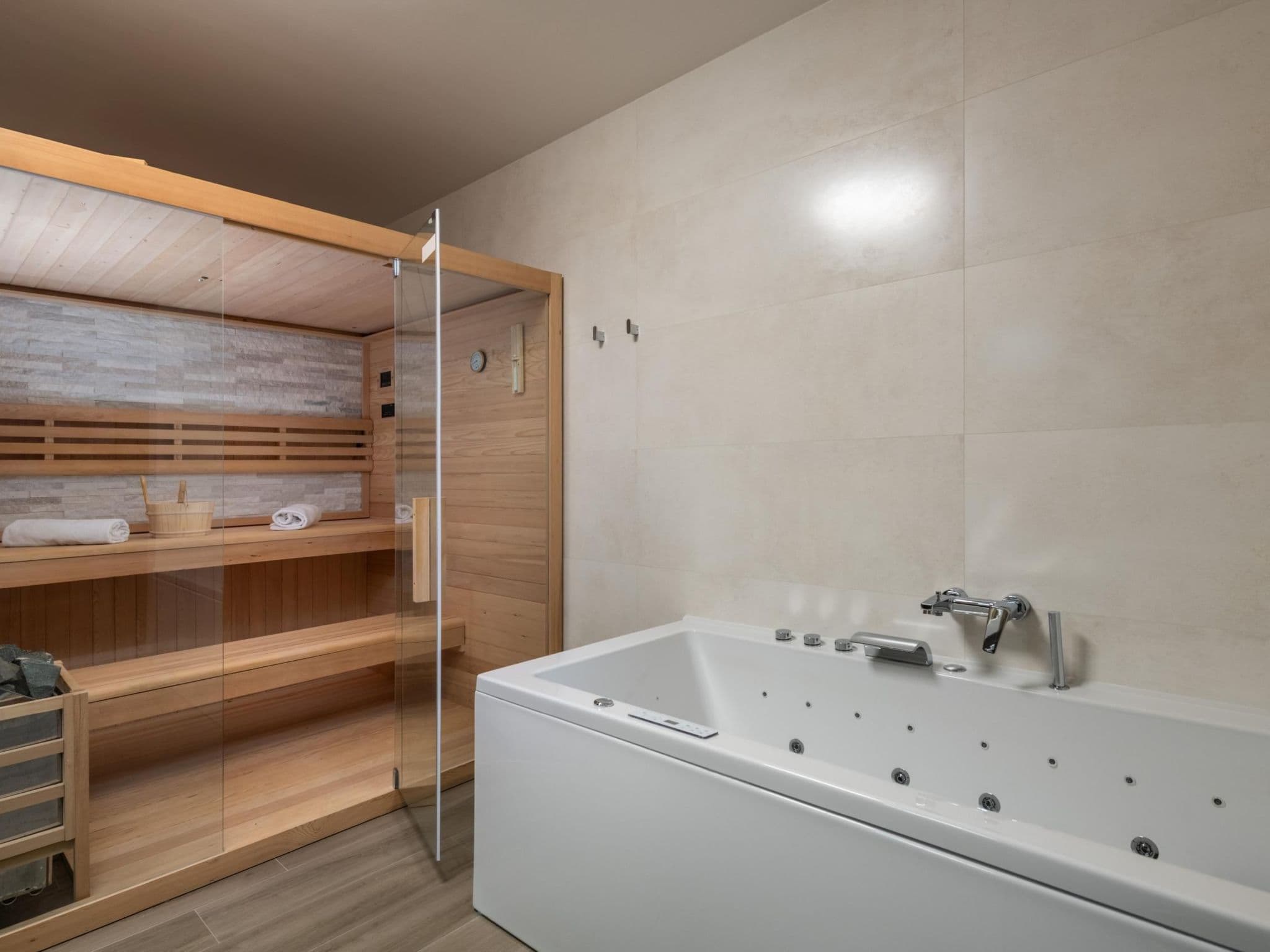 Bathroom / Wellness
