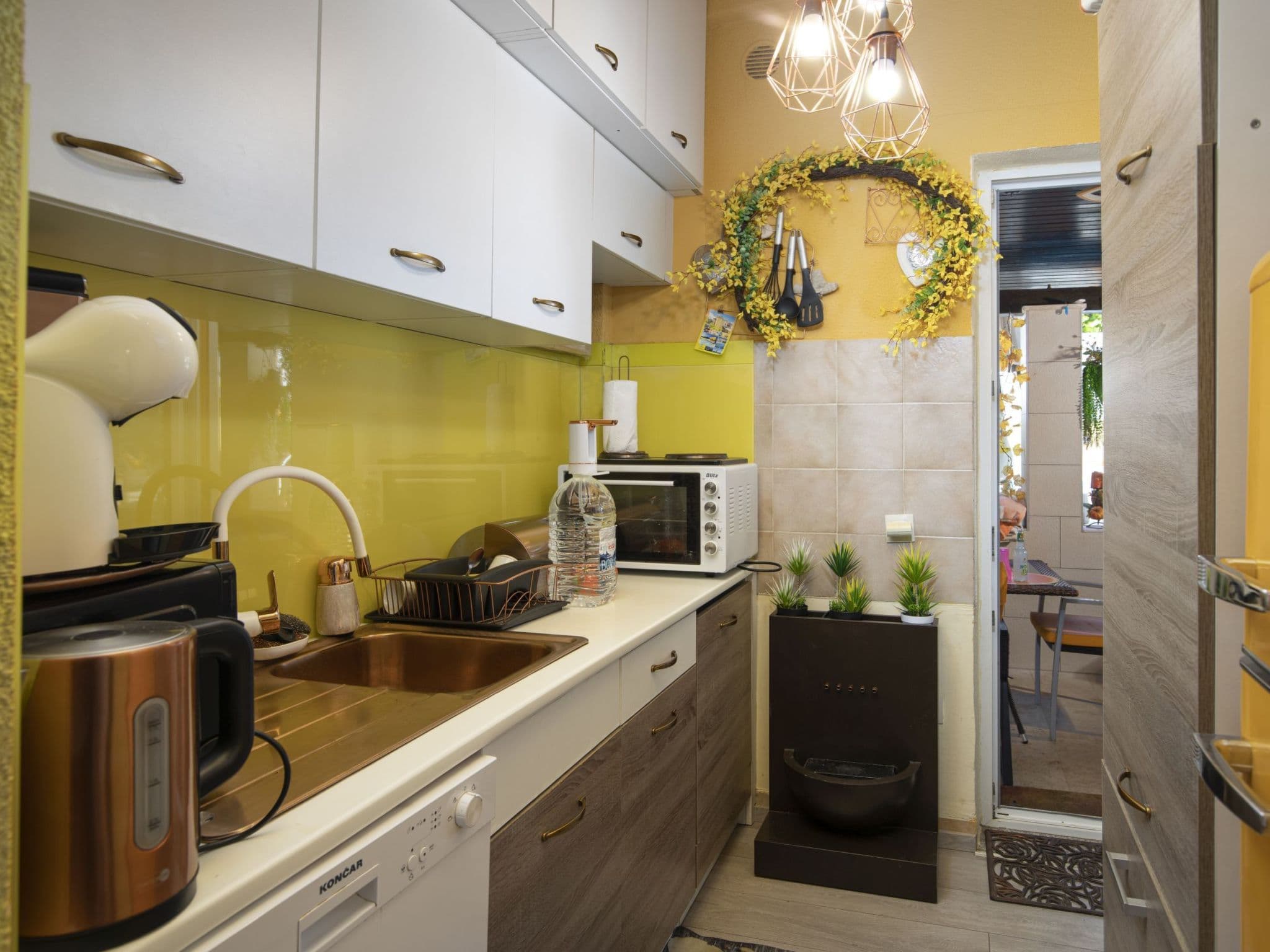Kitchen / Dining Room
