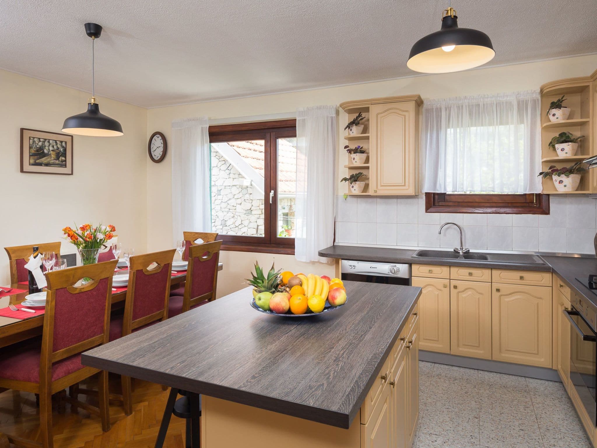 Kitchen / Dining Room