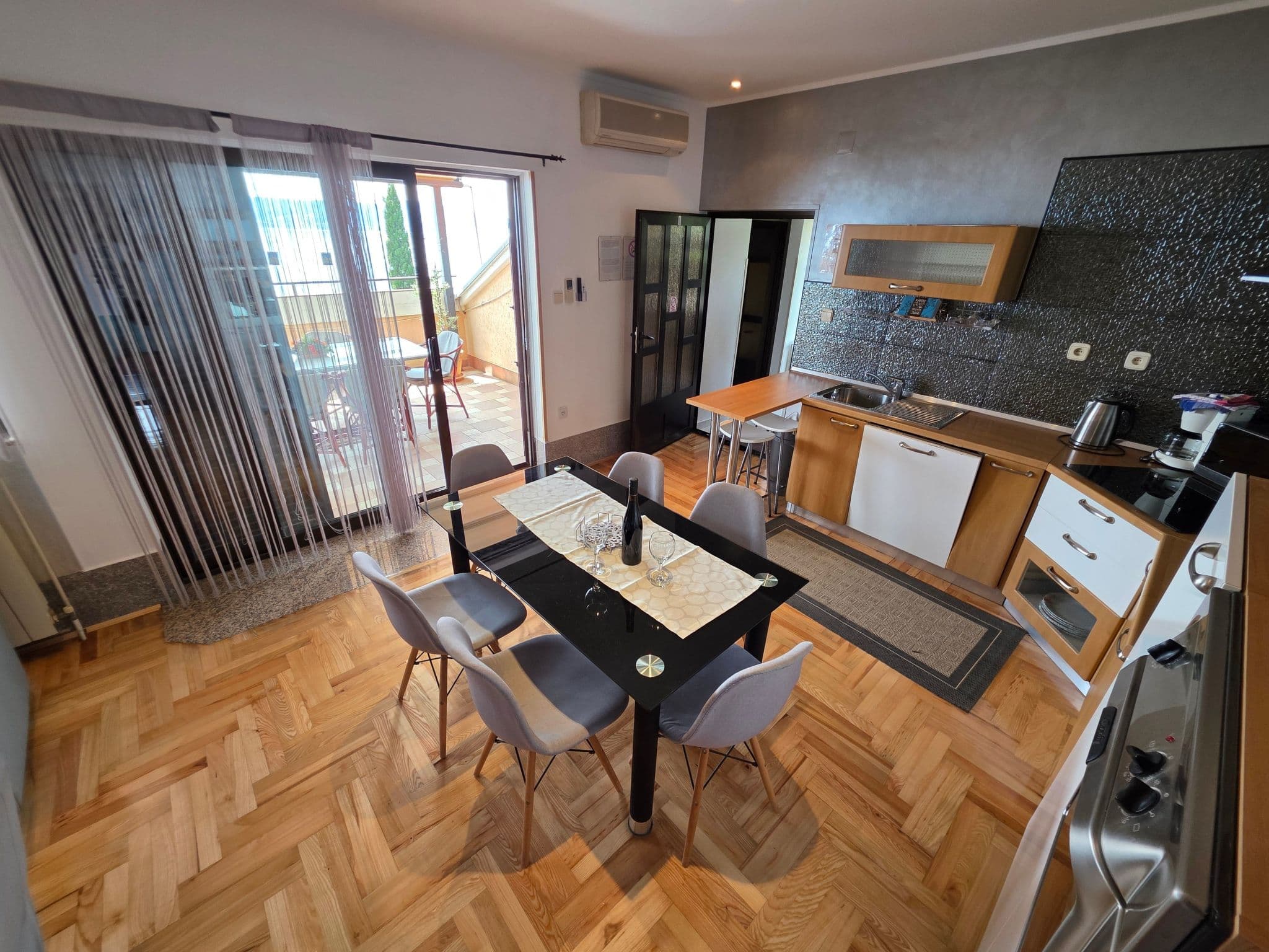 Kitchen / Dining Room