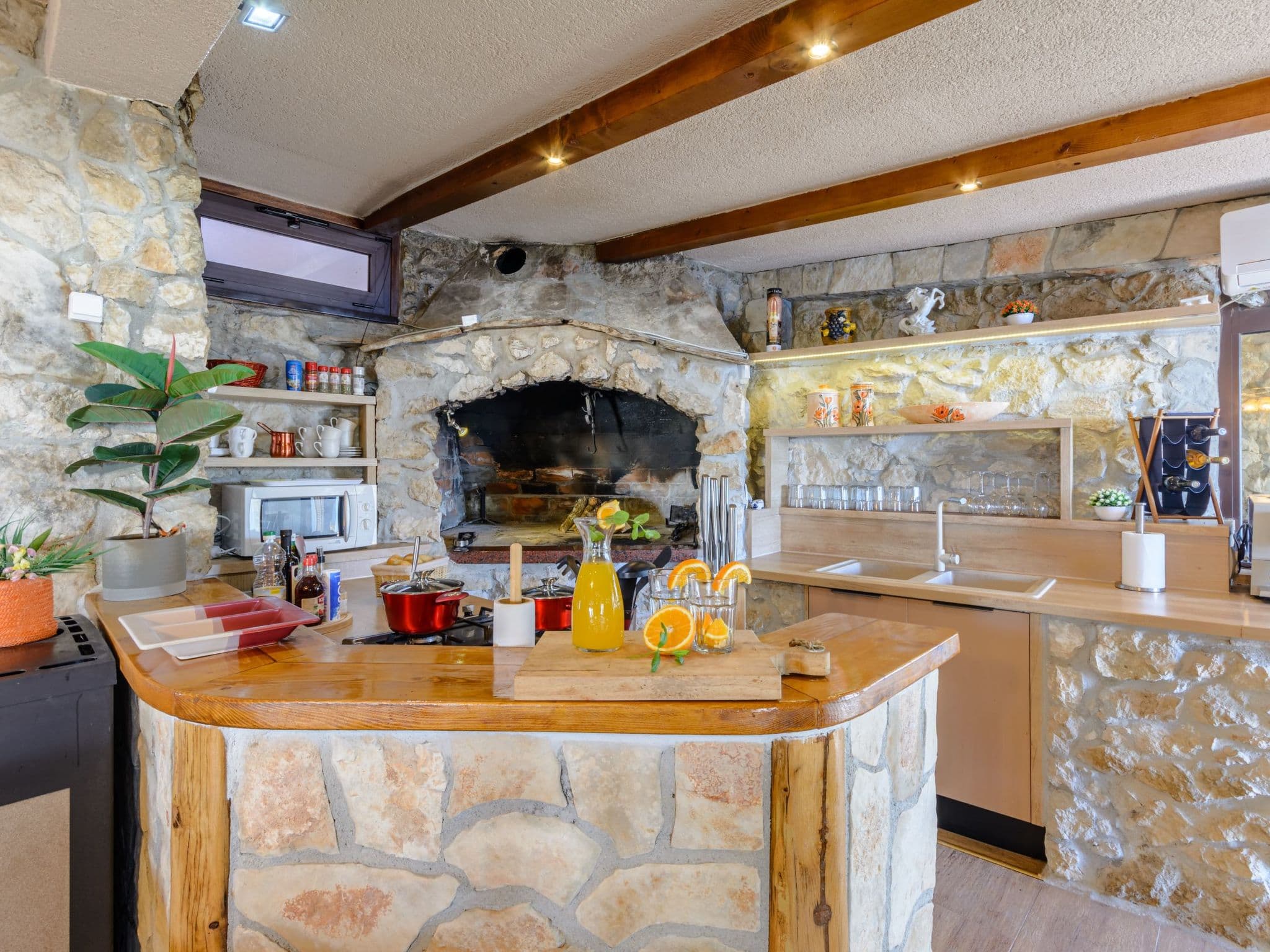 Kitchen / Dining Room