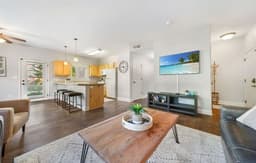 Chic Central Condo ~ 3 Minutes to Silver Lake Mall