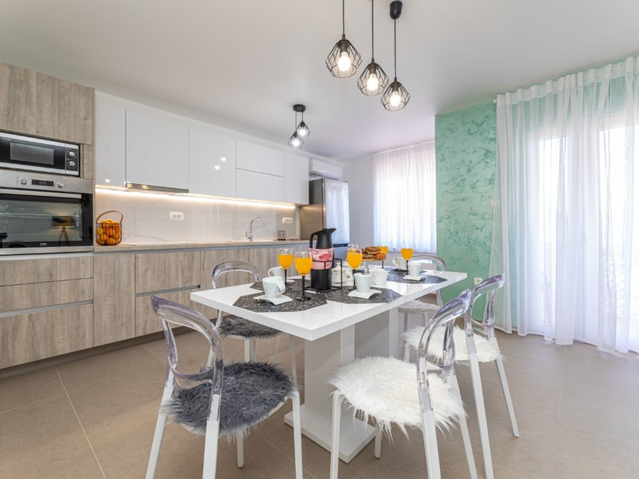 Kitchen / Dining Room