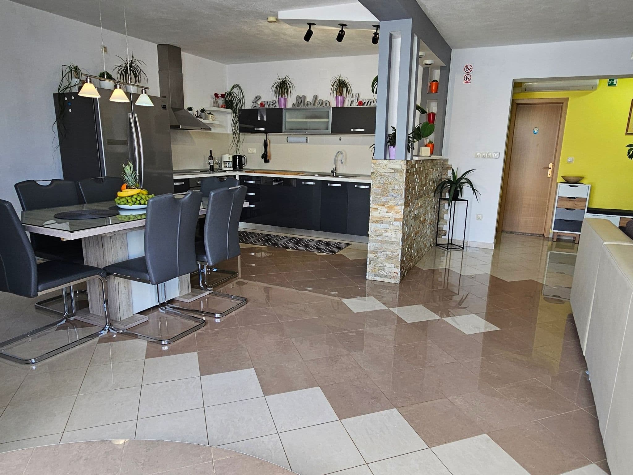 Kitchen / Dining Room