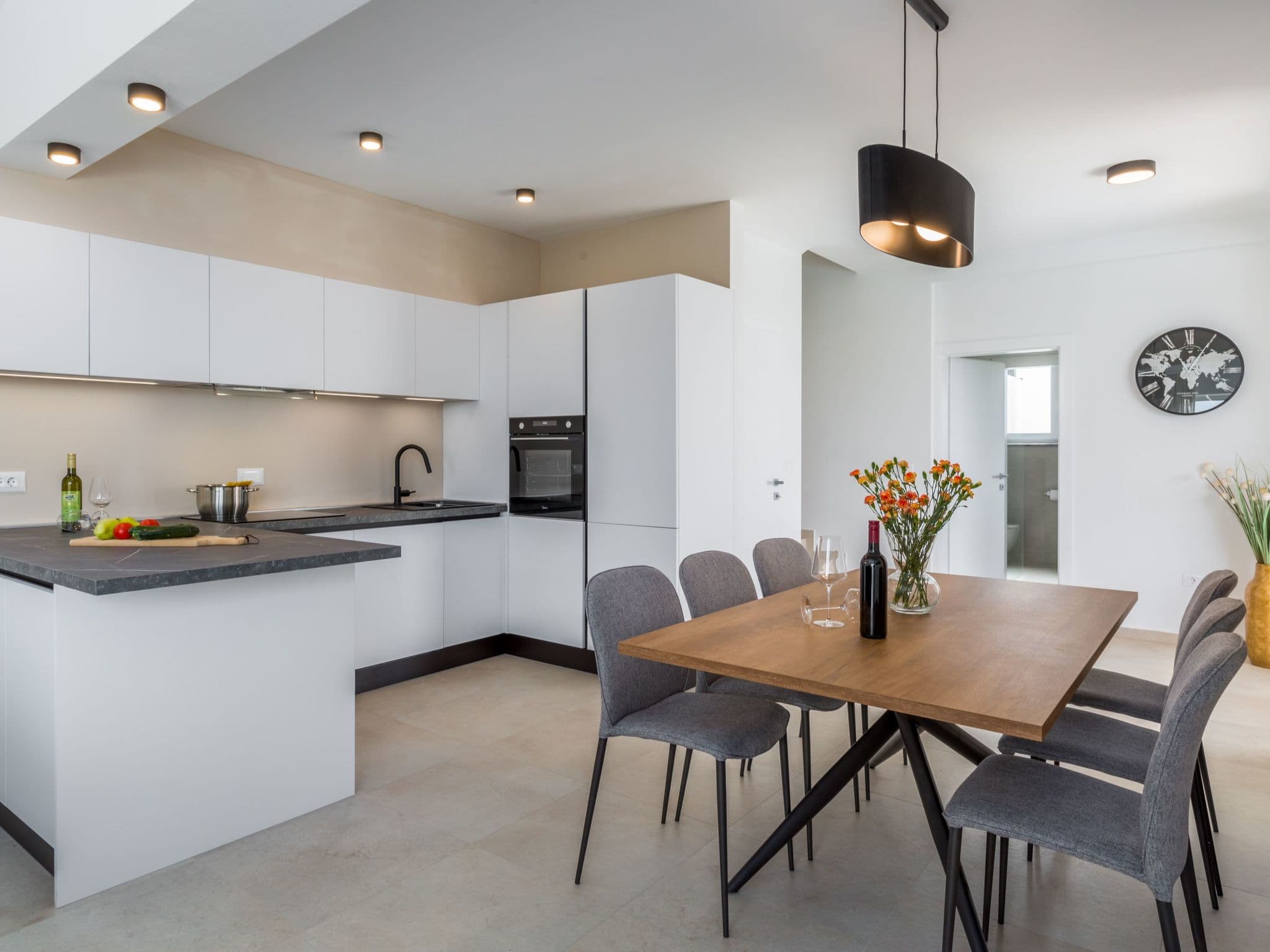 Kitchen / Dining Room