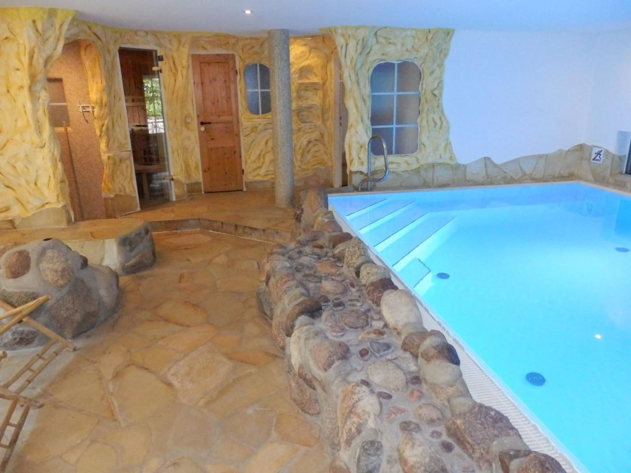 Pool Indoor