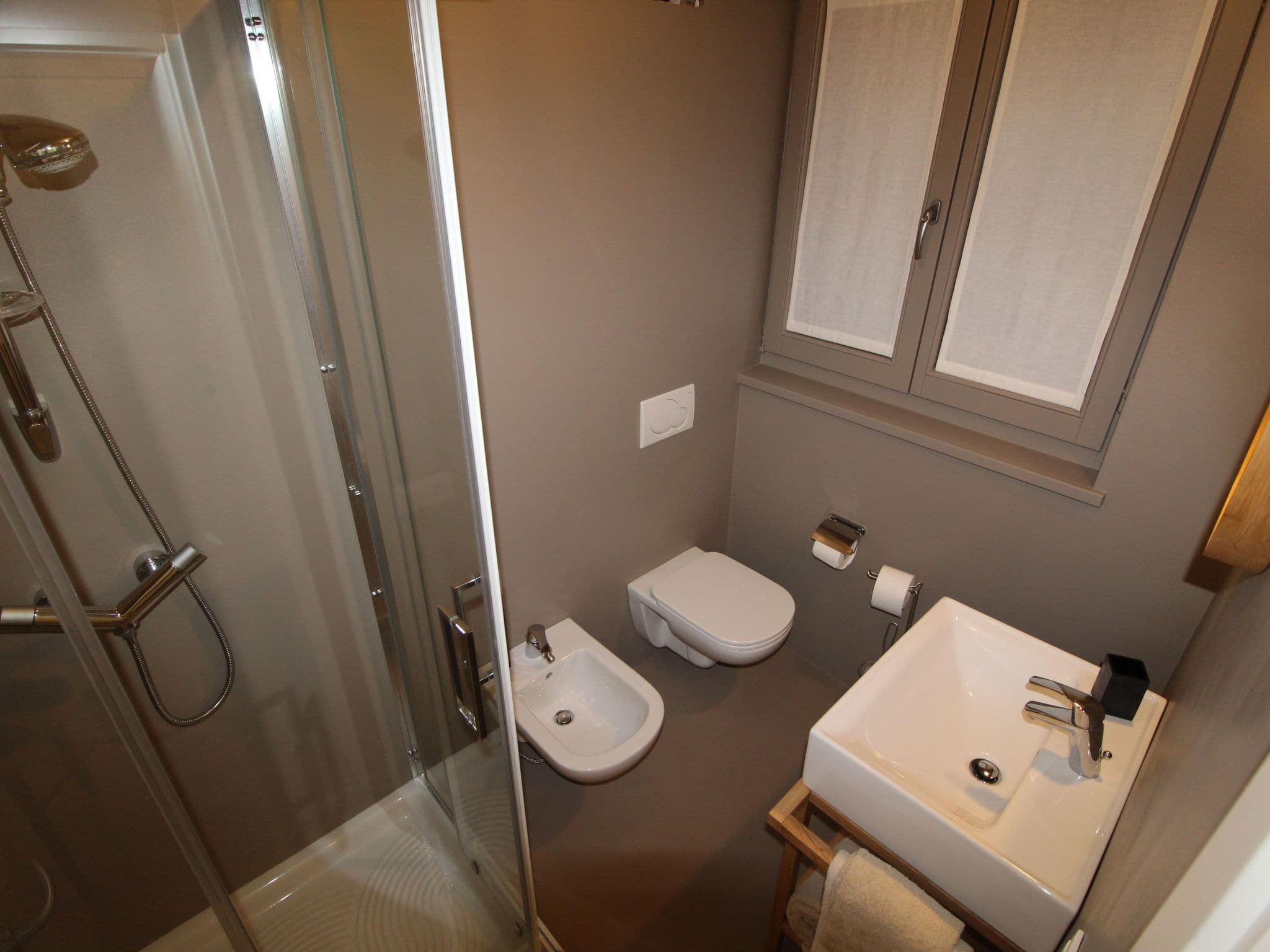 Gallery Image 32