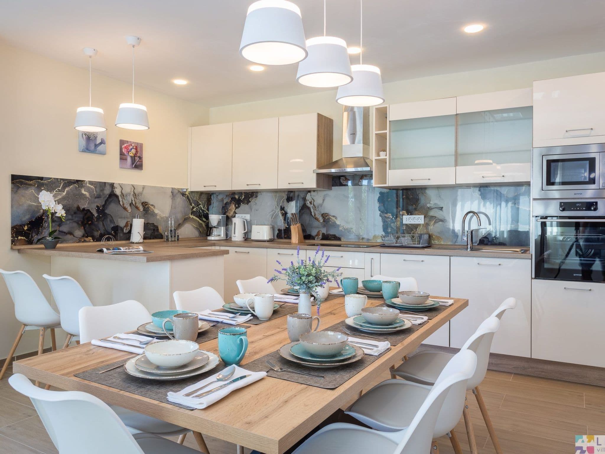 Kitchen / Dining Room