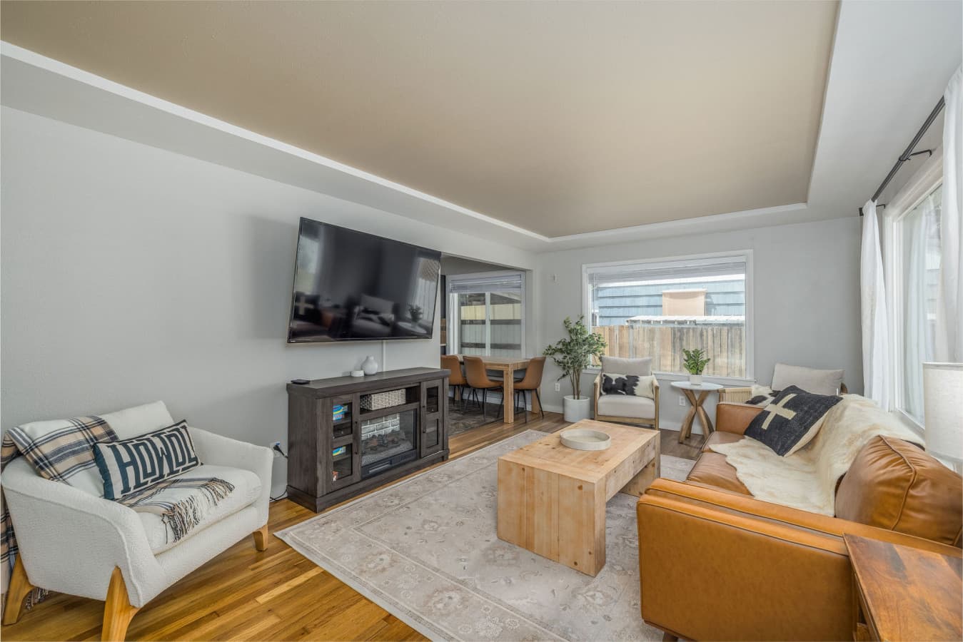 Tribe + Vibe In Downtown CDA Modern Comfort And Fun For You & Your Crew, Just Steps From Downtown & Lake Adventures too!