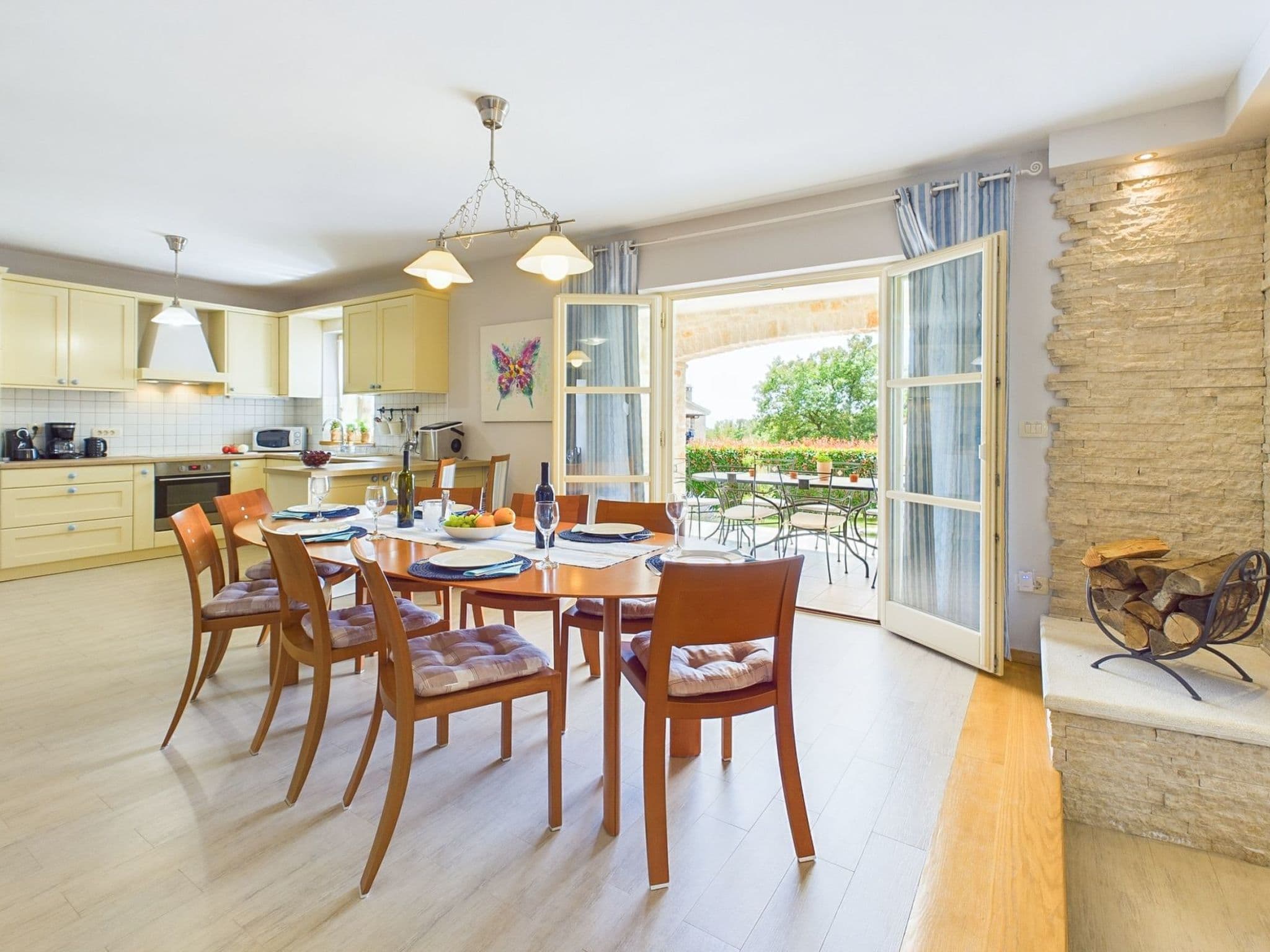 Kitchen / Dining Room