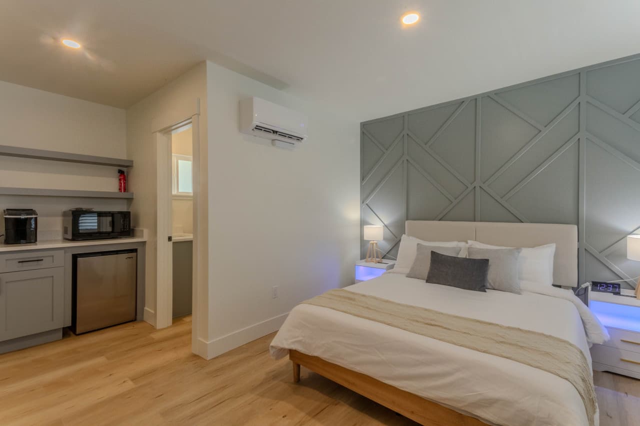 Fresh, Modern Retreat – 5 Min to CDA Lake & Vibrant Downtown