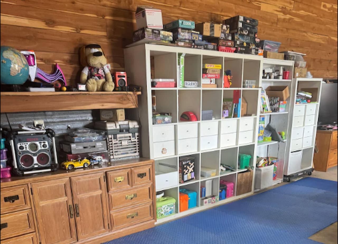 Full-Unit-Chio;-3-roomsopj-350-Fri-Sat-285-Sun-Thu-Condominiums-for-Rent-in-Cookson-Oklahoma-United-States-Airbnb-04-16-2025_04_51_PM 2-1.png