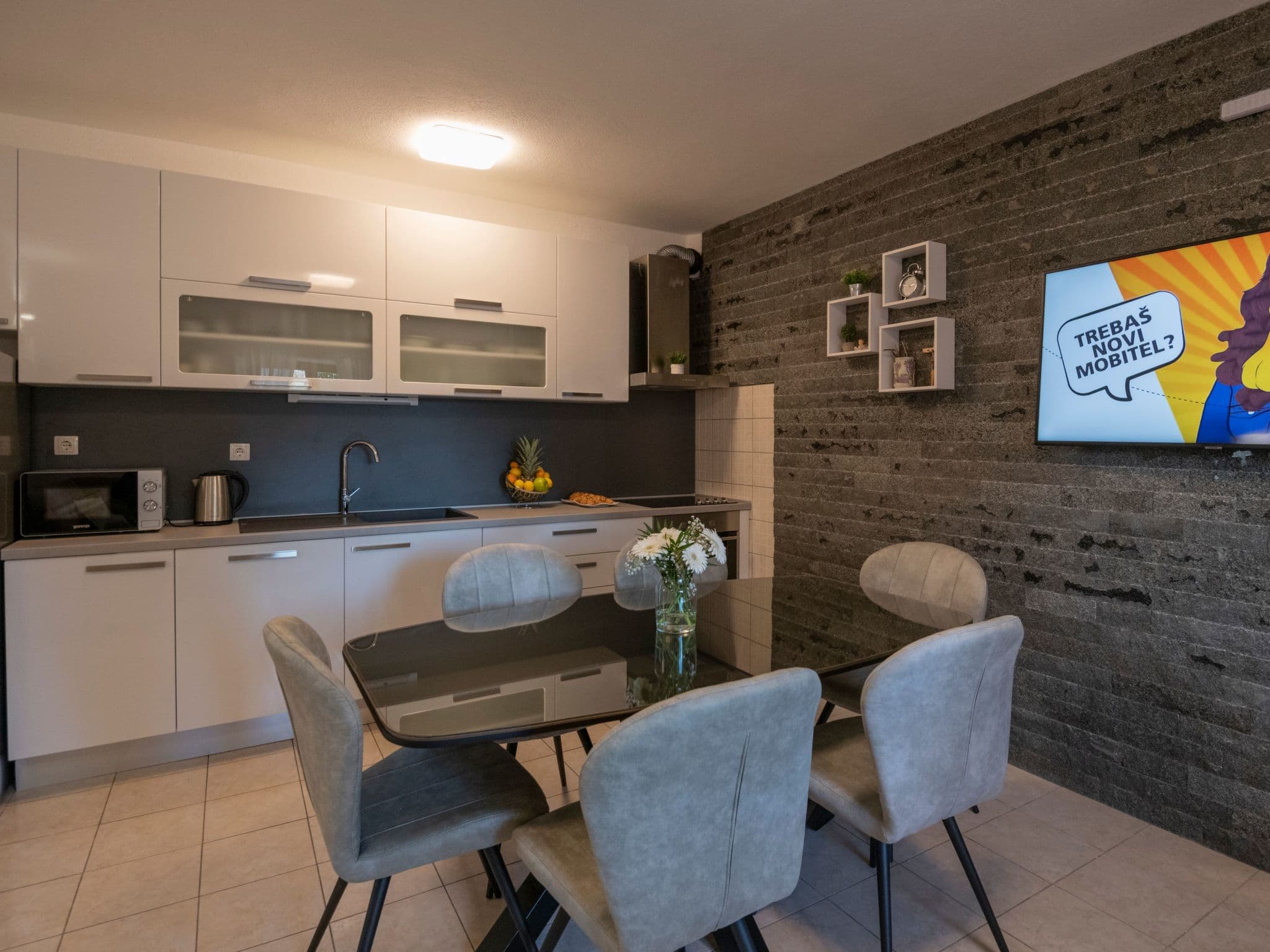 Kitchen / Dining Room