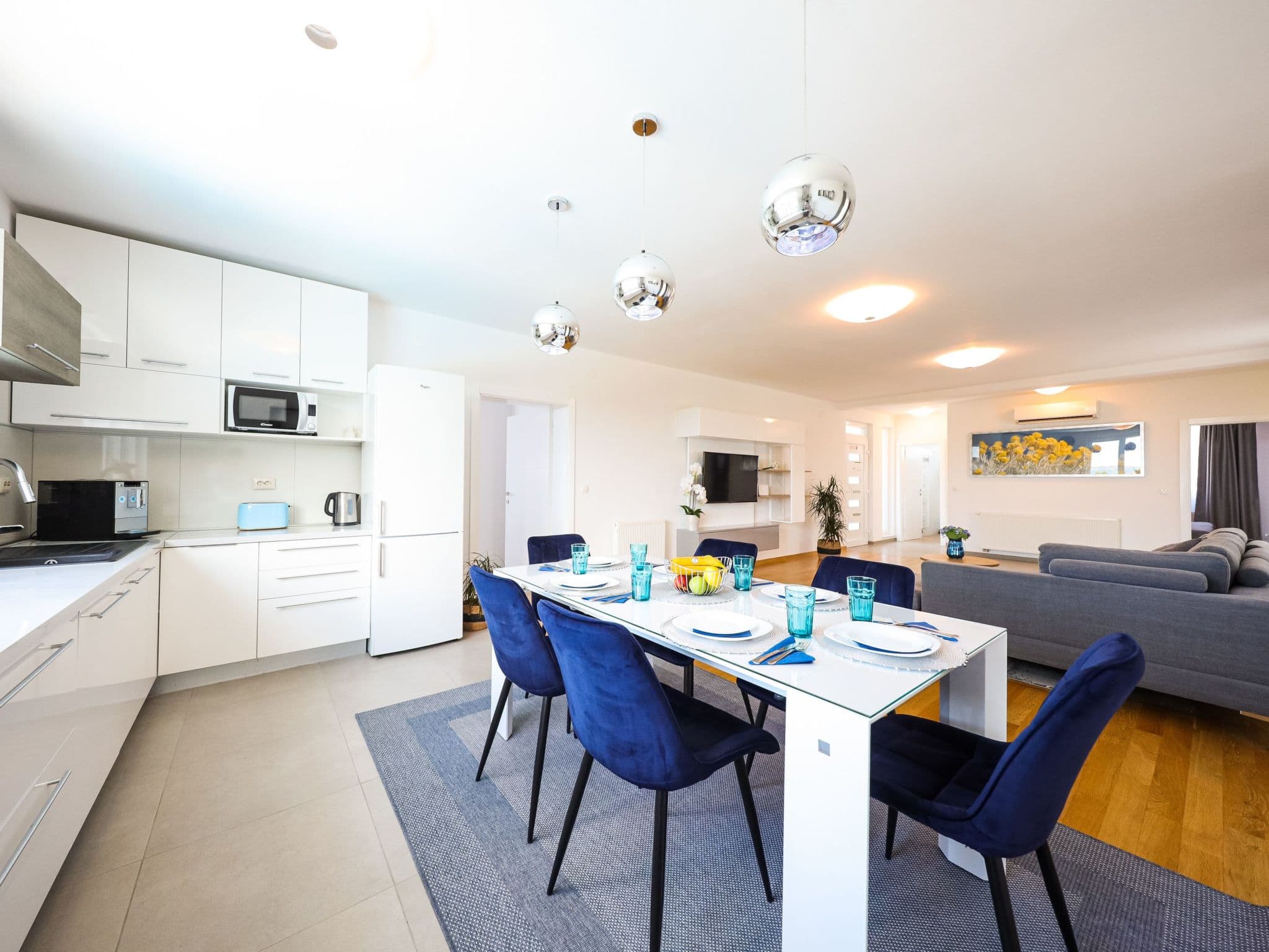 Kitchen / Dining Room
