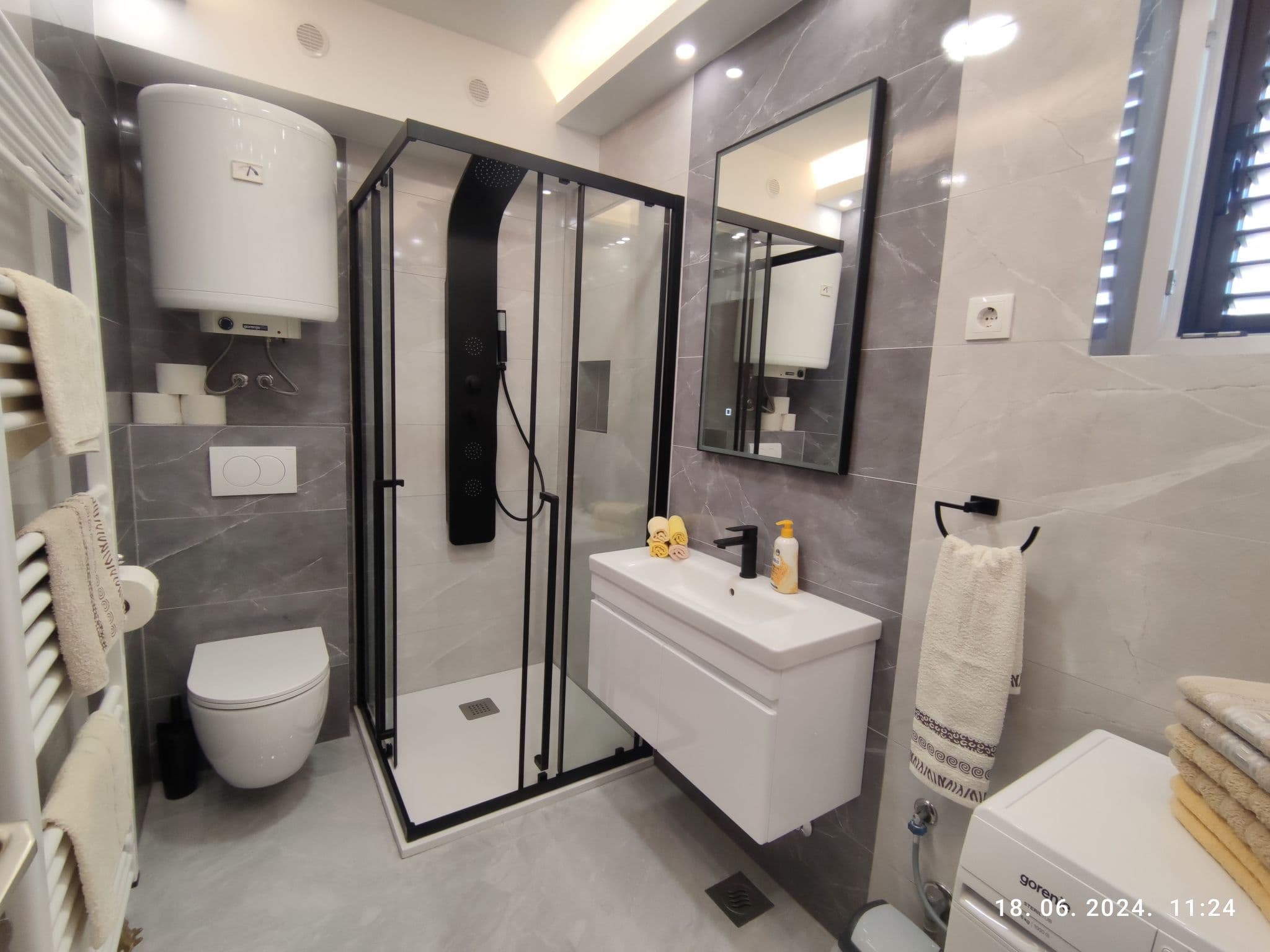 Bathroom / Wellness