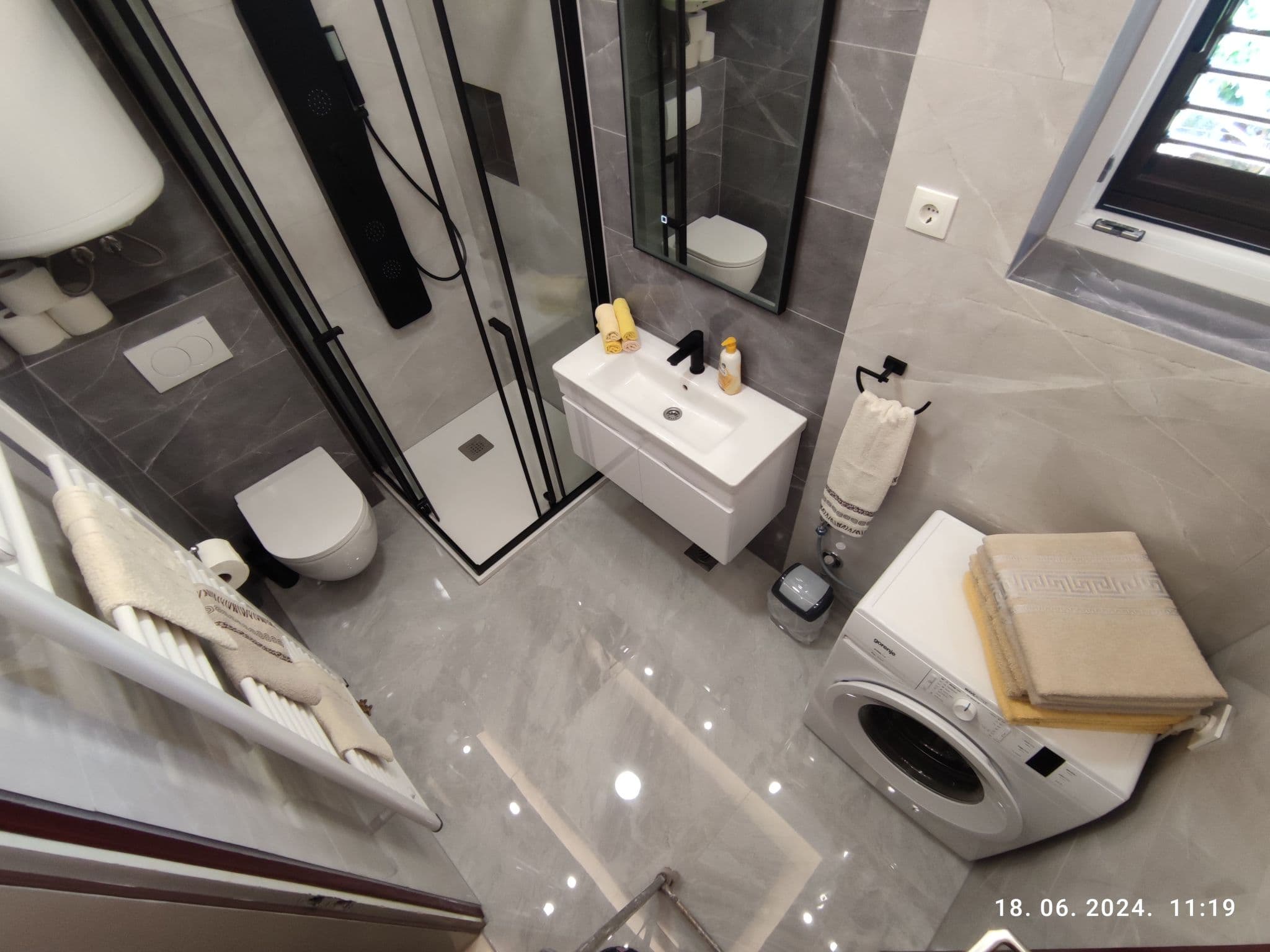 Bathroom / Wellness