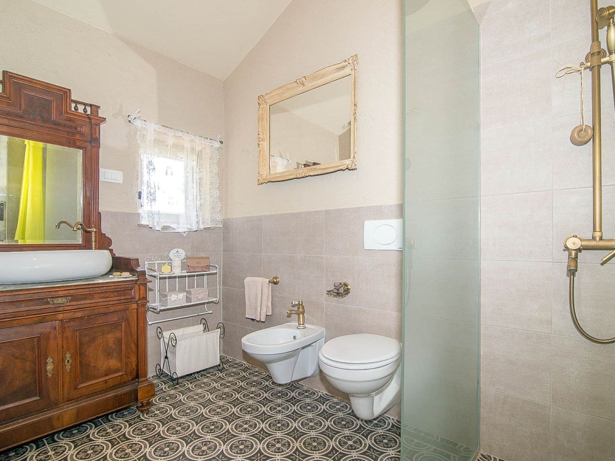 Bathroom / Wellness