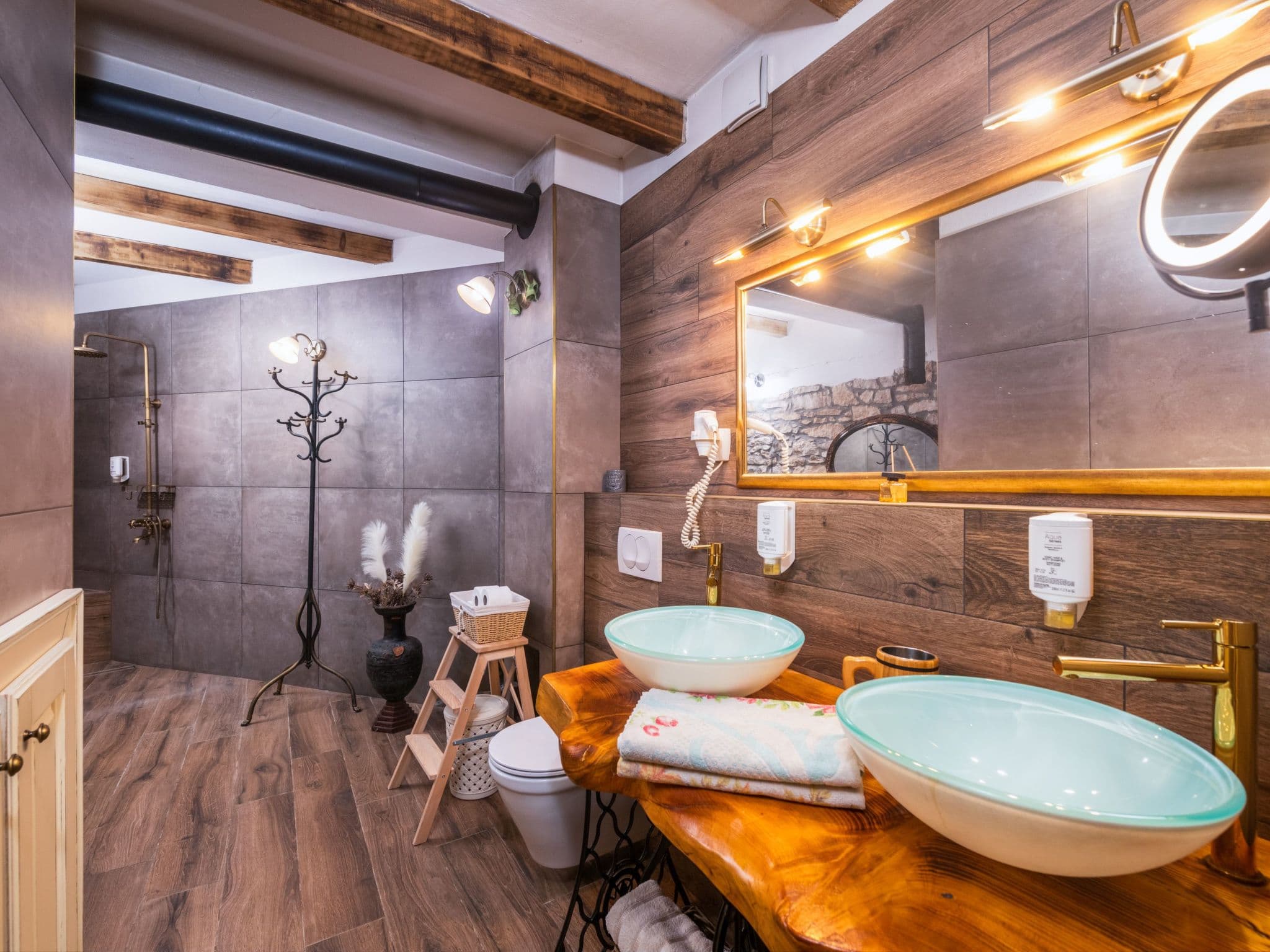 Bathroom / Wellness
