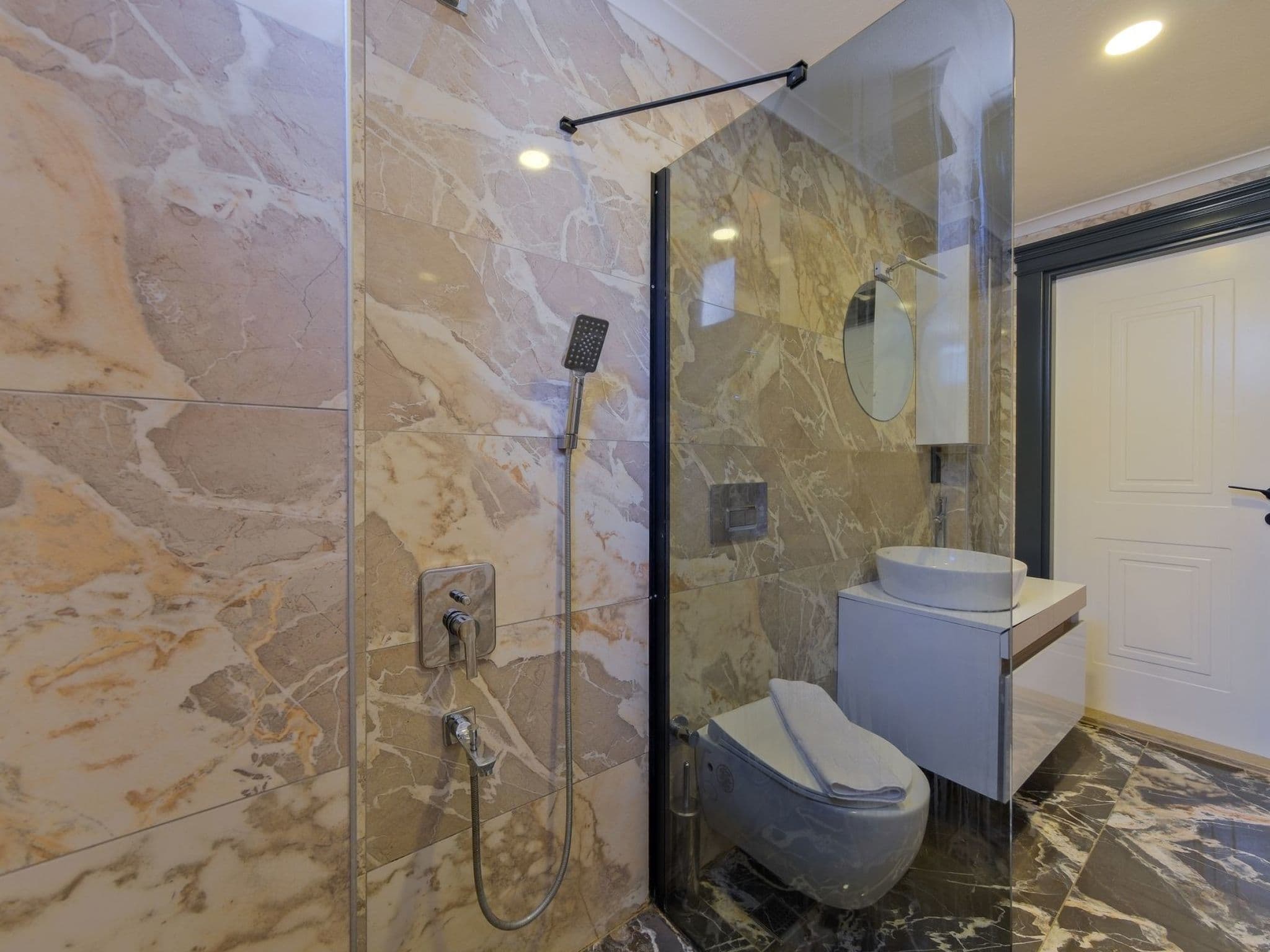 Bathroom / Wellness