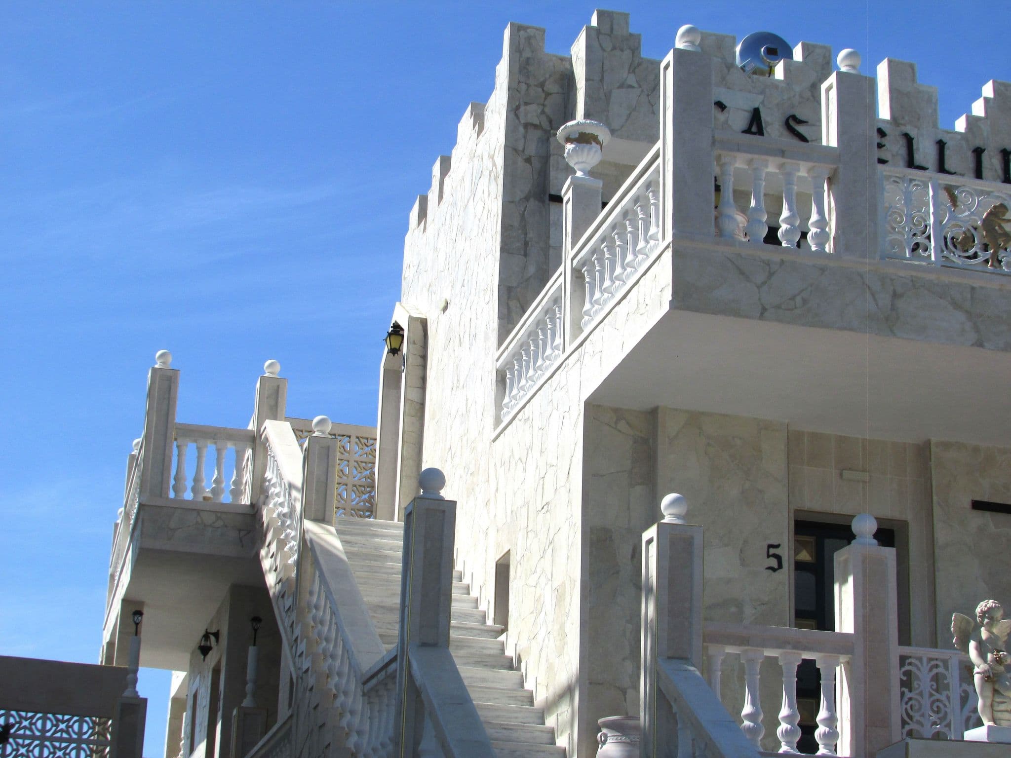 Gallery Image 6
