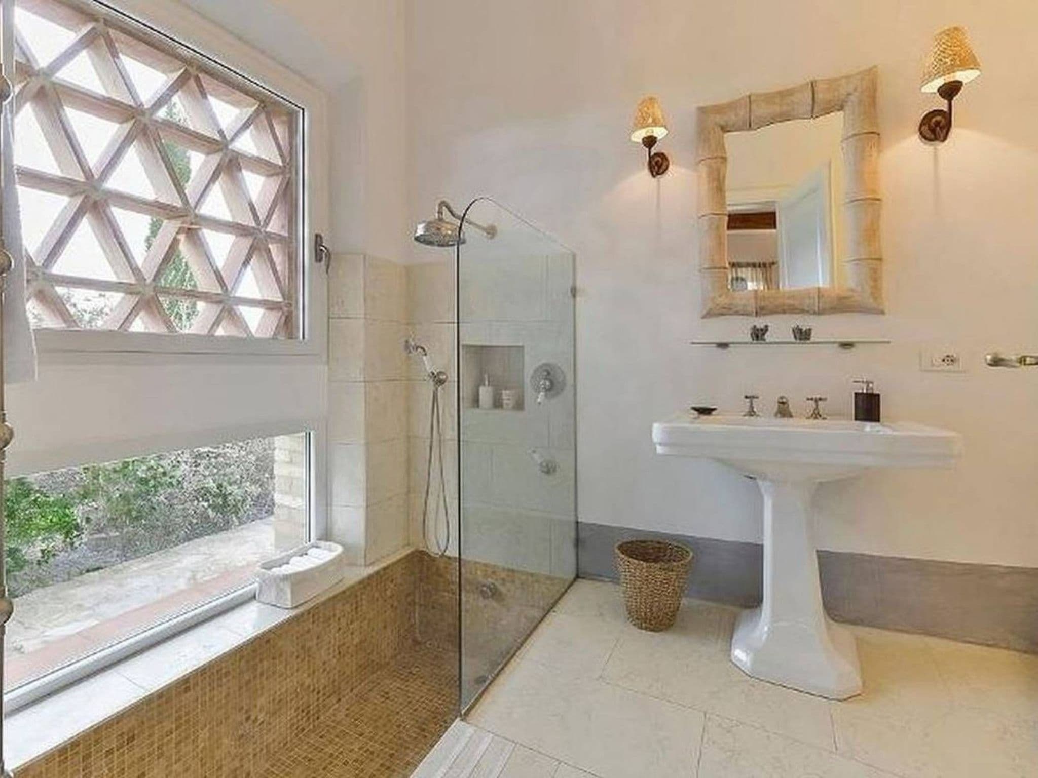 Gallery Image 14