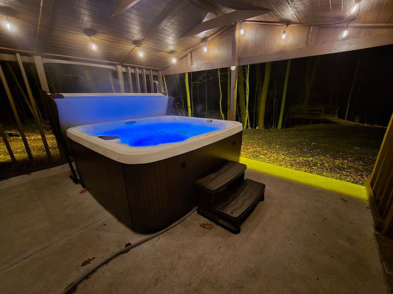 White Tail Run Hot Tub!