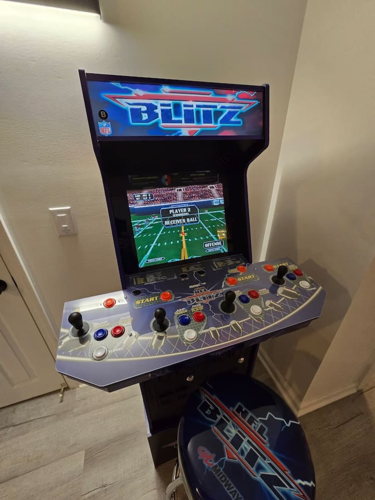 4 PLAYER NFL BLITZ!
