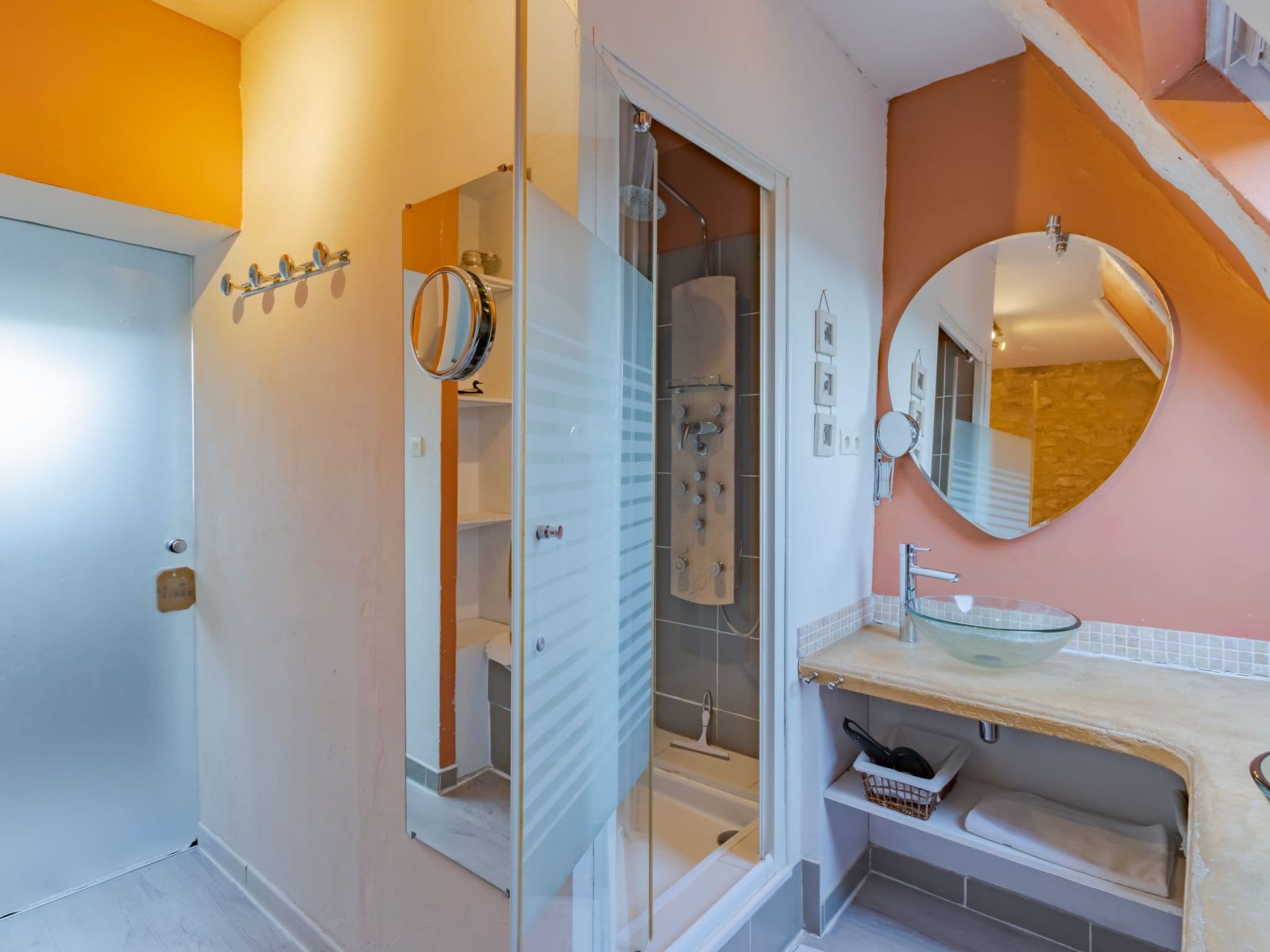 Bathroom / Wellness