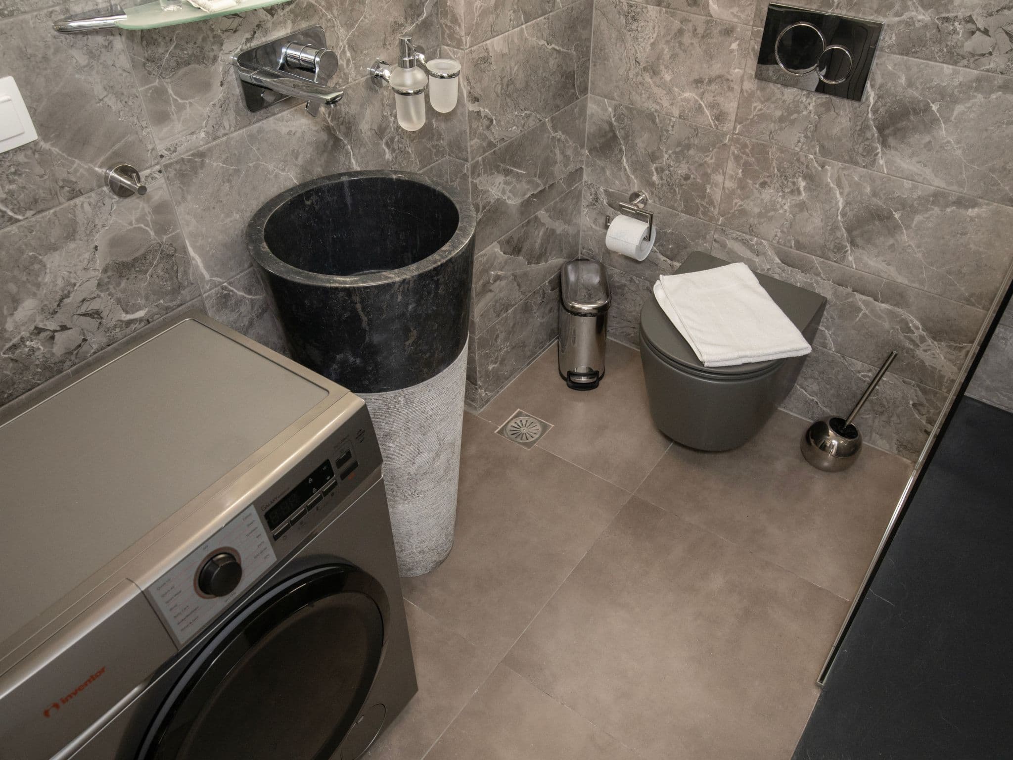 Bathroom / Wellness