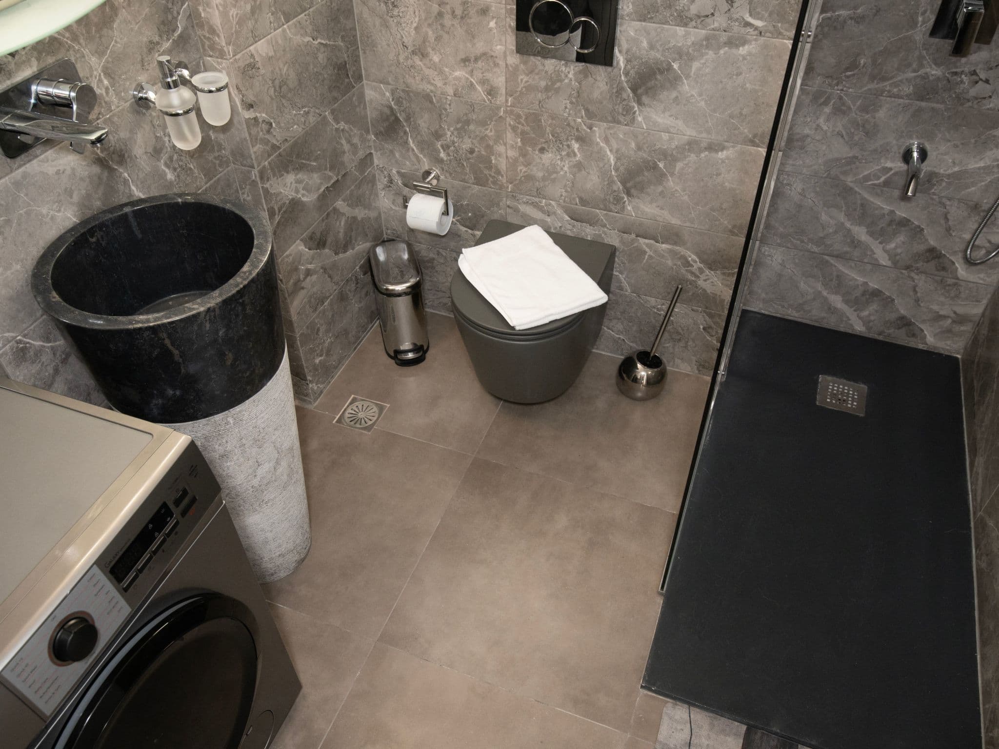 Bathroom / Wellness