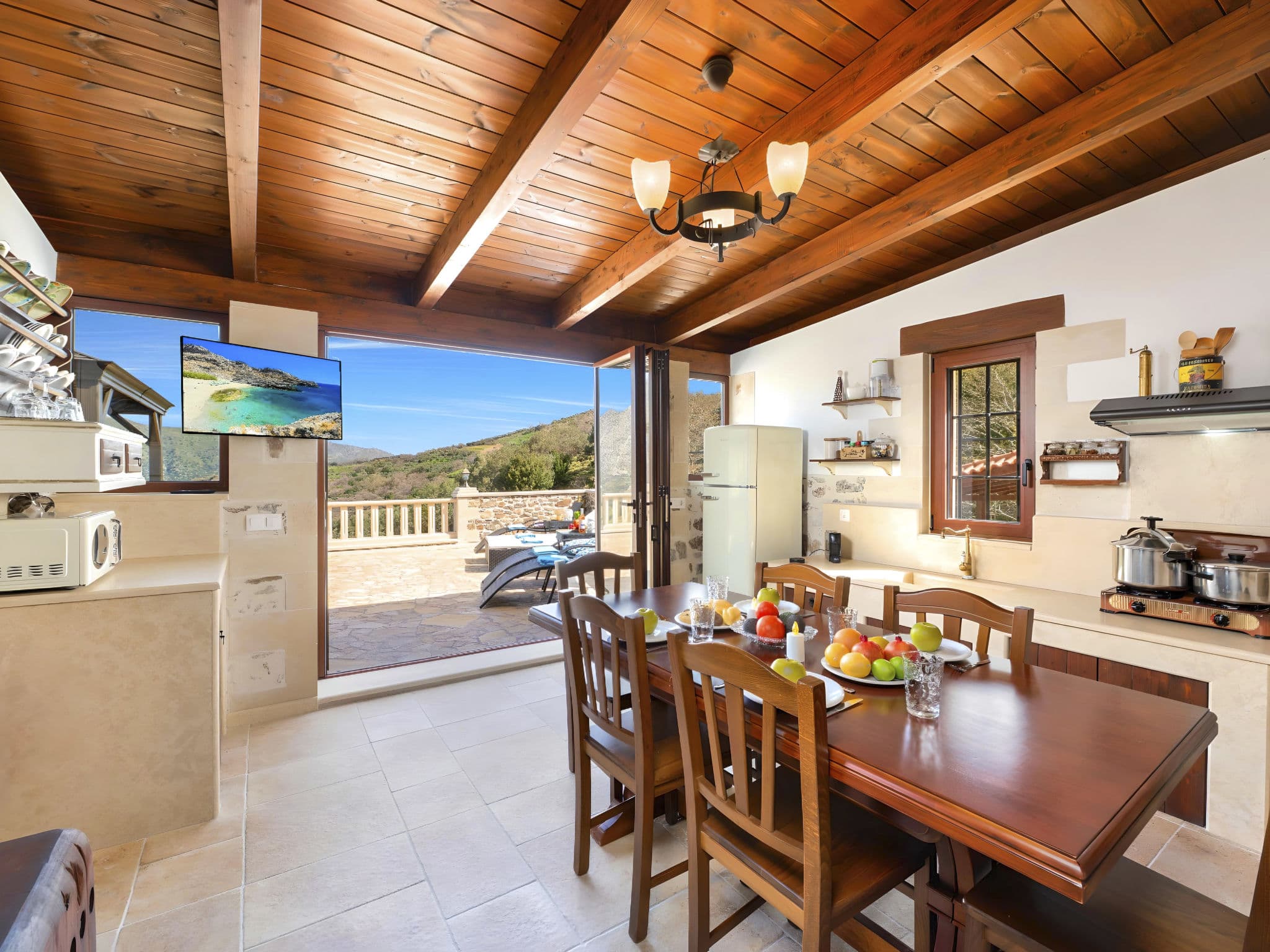 Kitchen / Dining Room