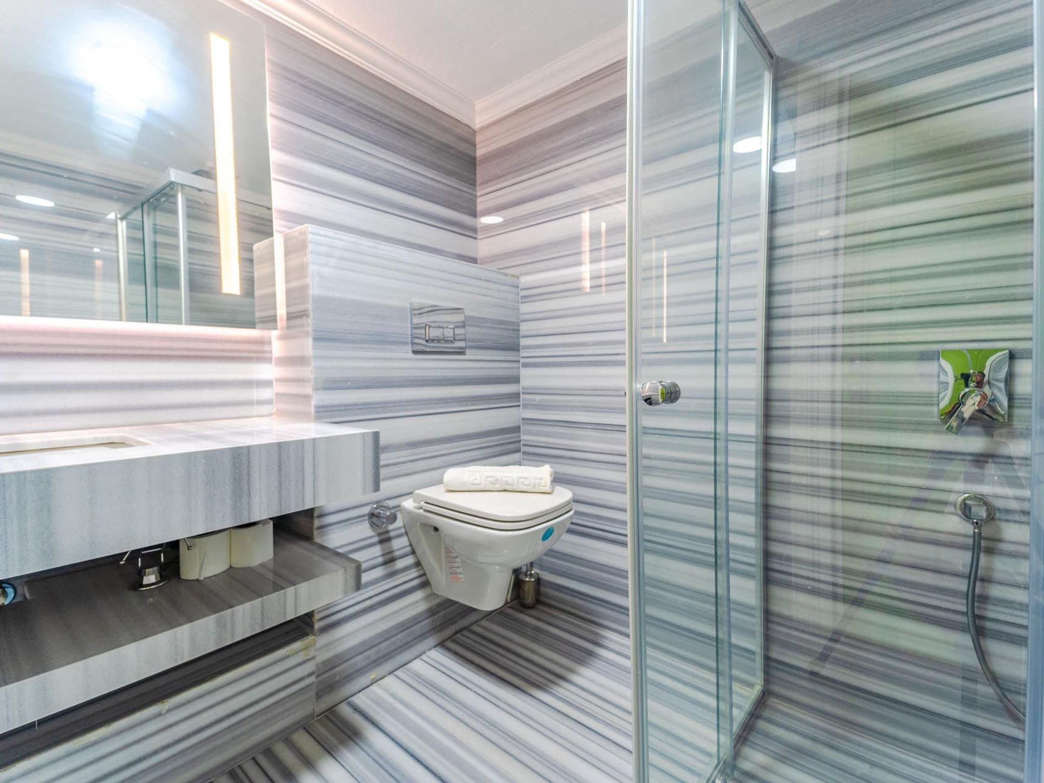 Bathroom / Wellness