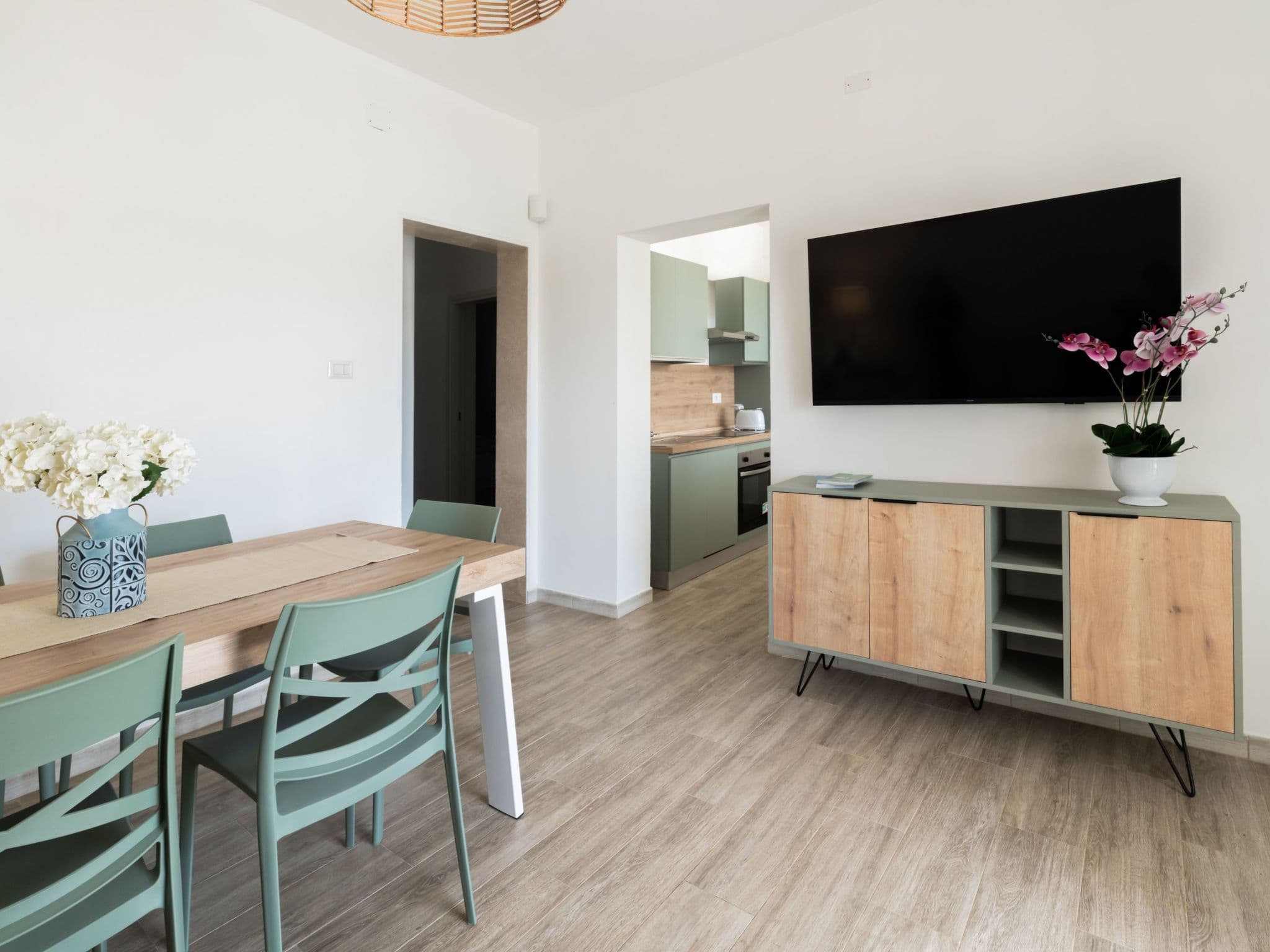 Kitchen / Dining Room