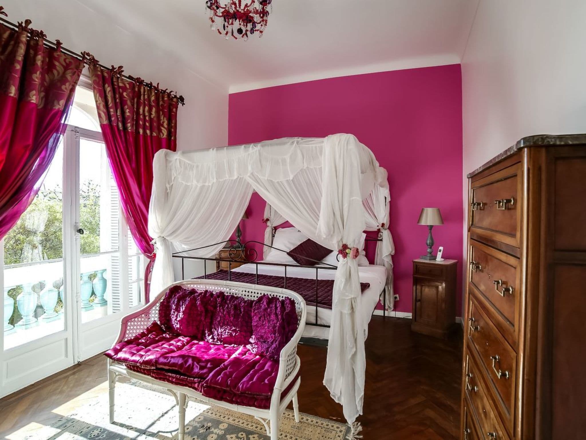 Gallery Image 17