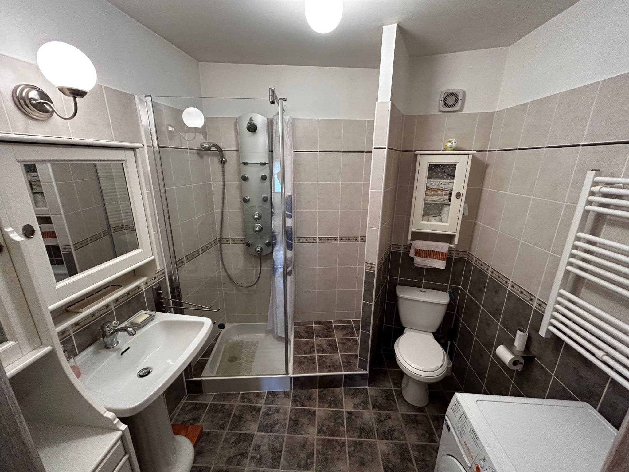 Bathroom / Wellness
