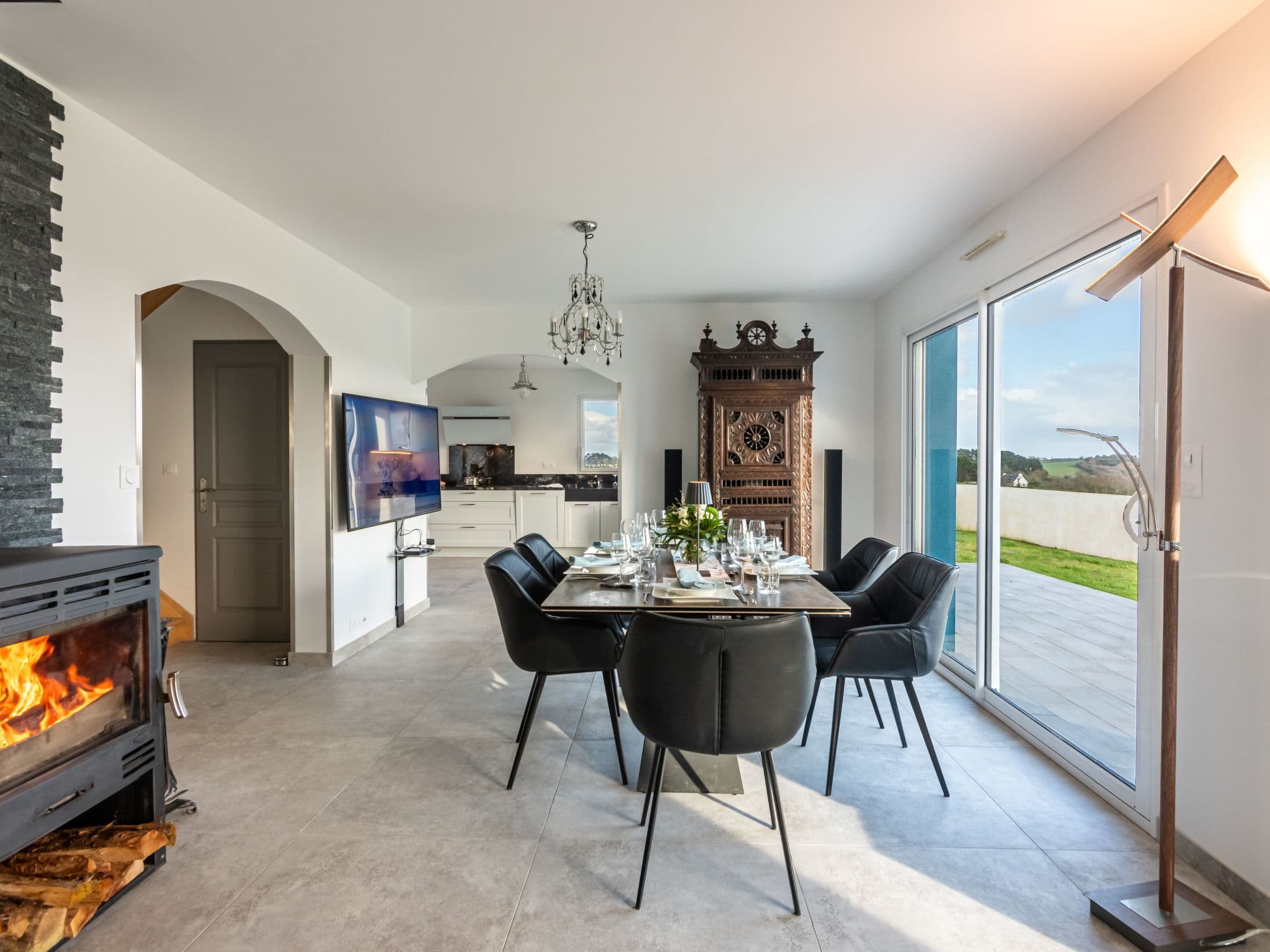 Kitchen / Dining Room