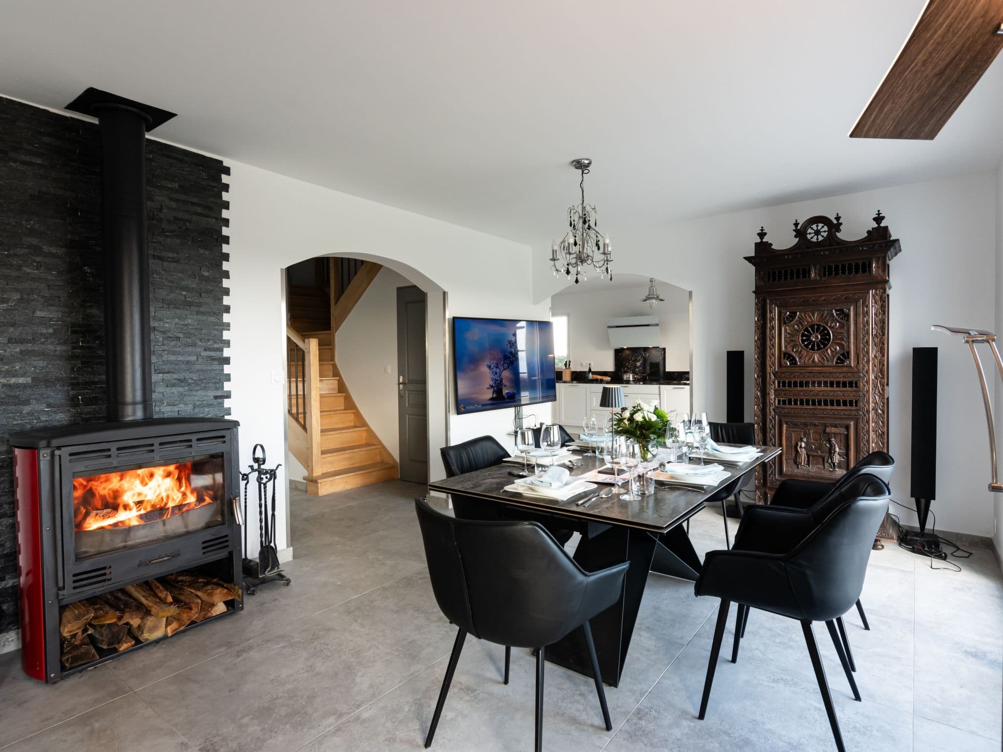 Kitchen / Dining Room