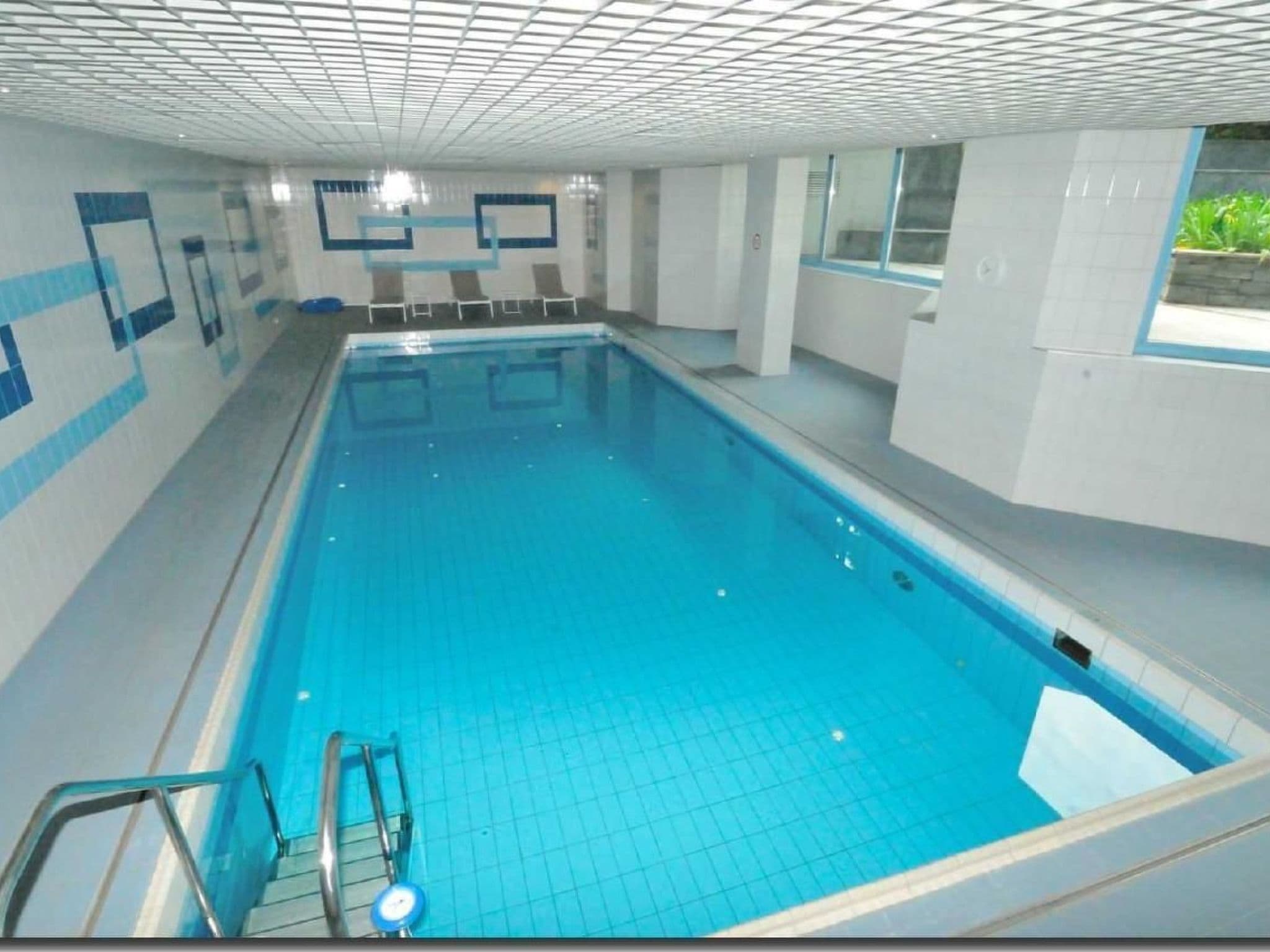 Pool Indoor