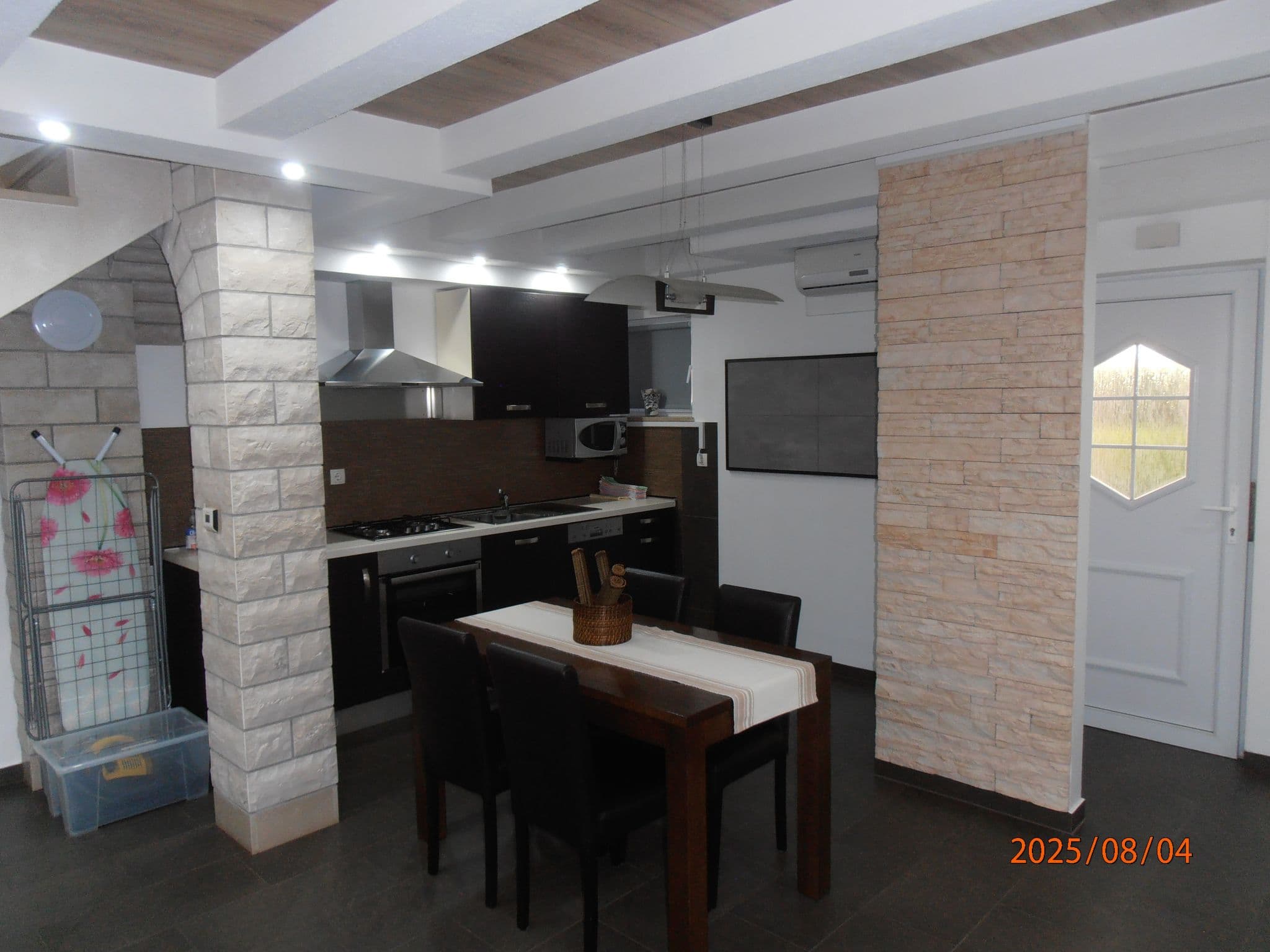 Gallery Image 12