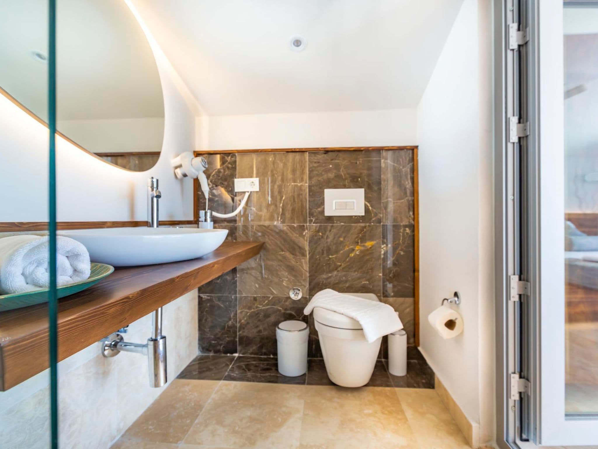Bathroom / Wellness